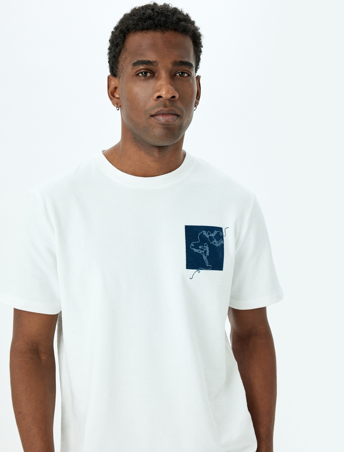  Kısa Kollu İşleme Detaylı Regular Fit Tok Kumaş Pamuklu Bisiklet Yaka Tişört