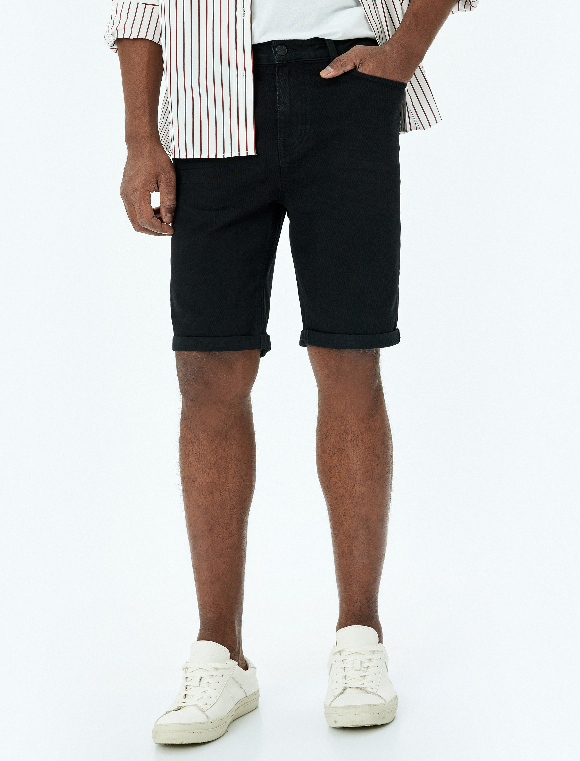   Slim Fit Cep Detaylı Bermuda Kot Şort