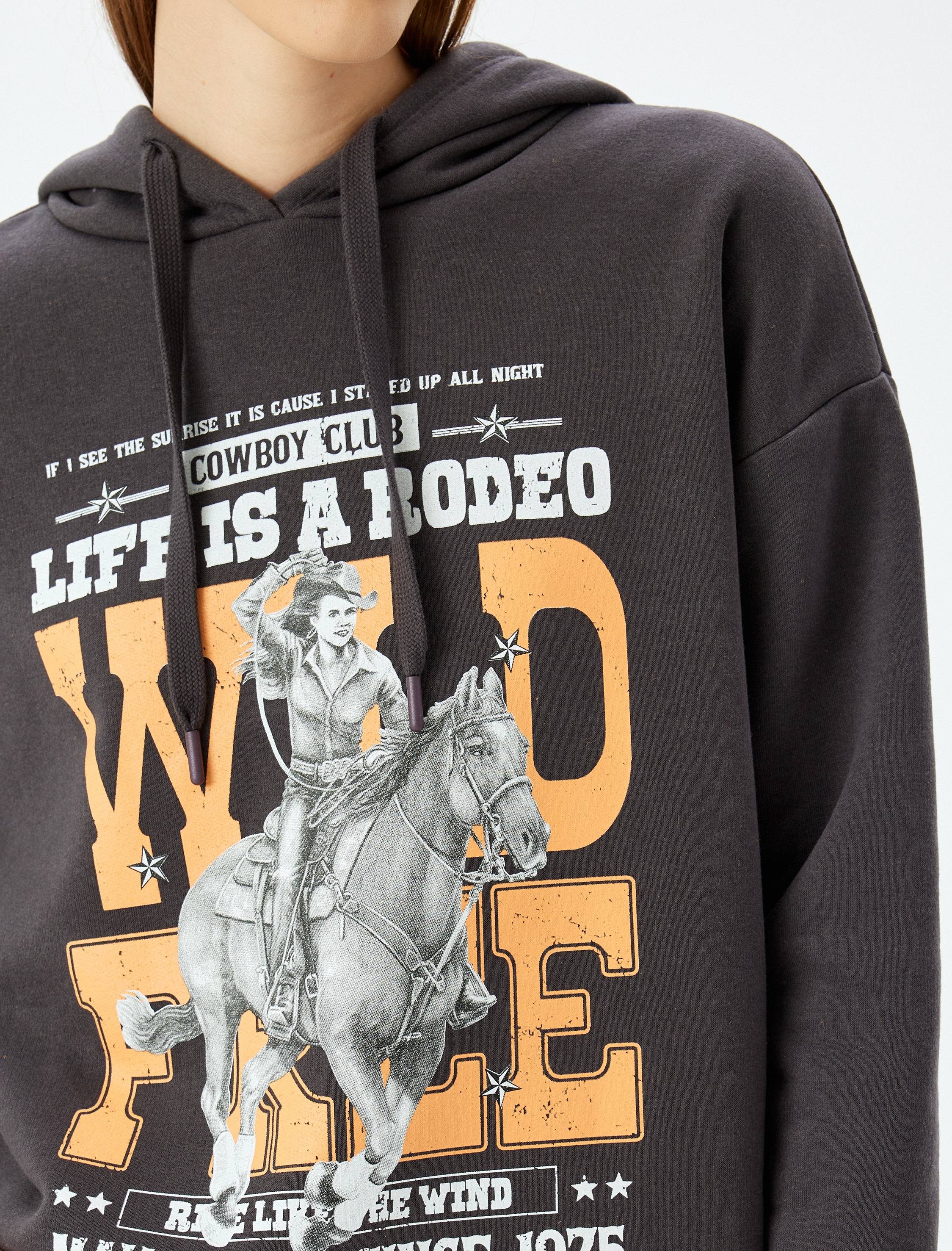   Şardonlu Kapüşonlu Baskılı Rahat Kalıp Sweatshirt