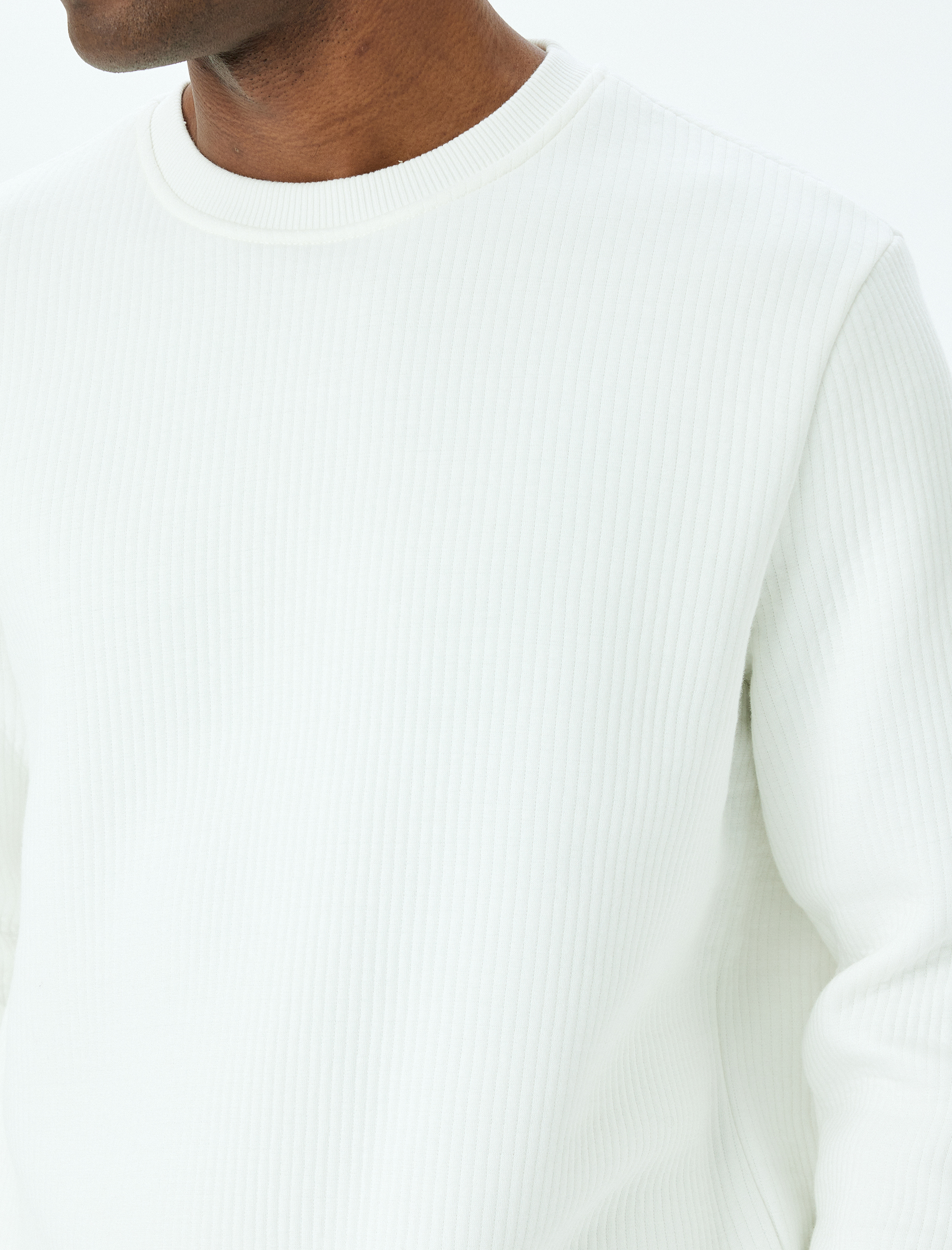 Uzun Kollu Pamuk Karışımlı Dokulu Basic Bisiklet Yaka Sweatshirt