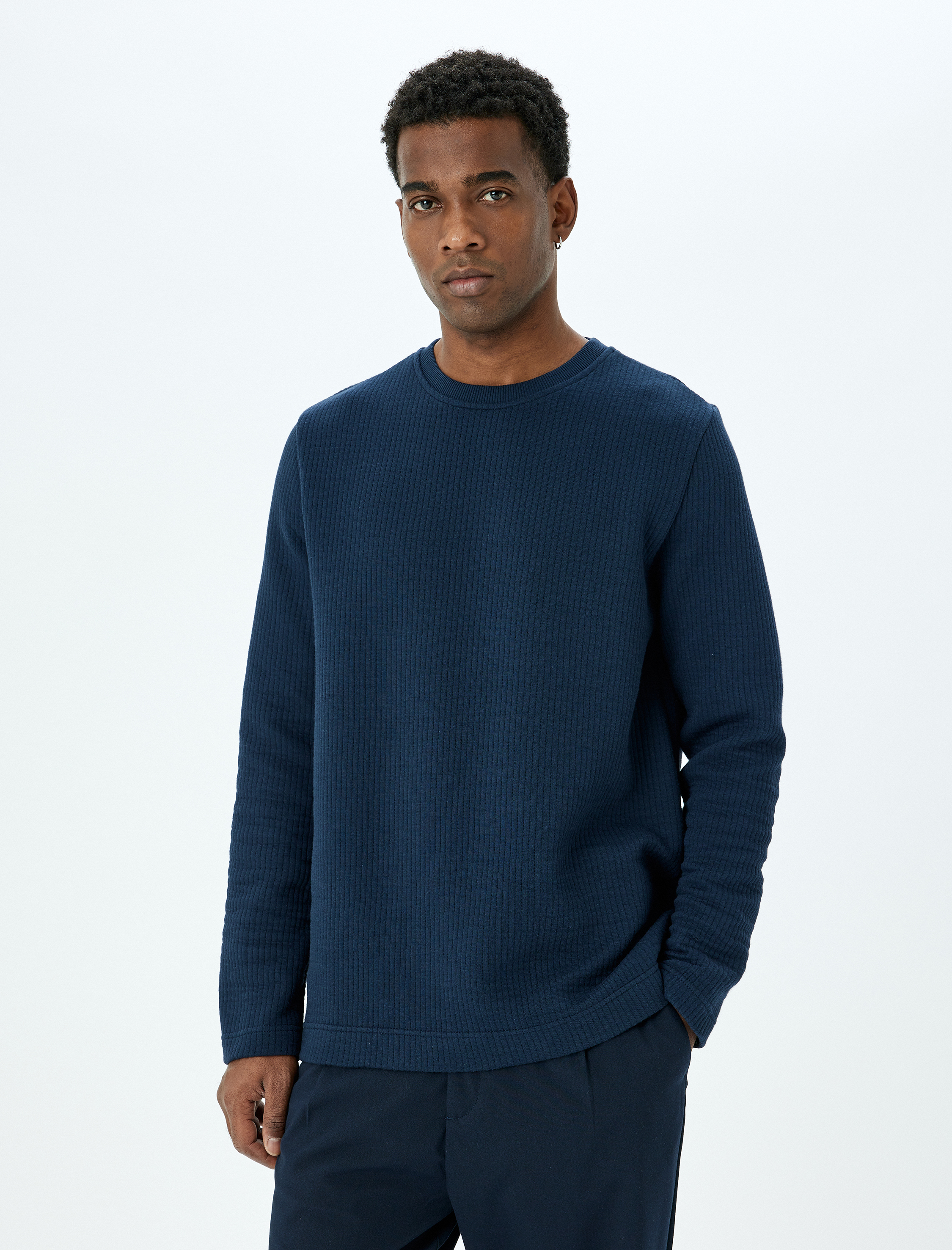 Uzun Kollu Pamuk Karışımlı Dokulu Basic Bisiklet Yaka Sweatshirt