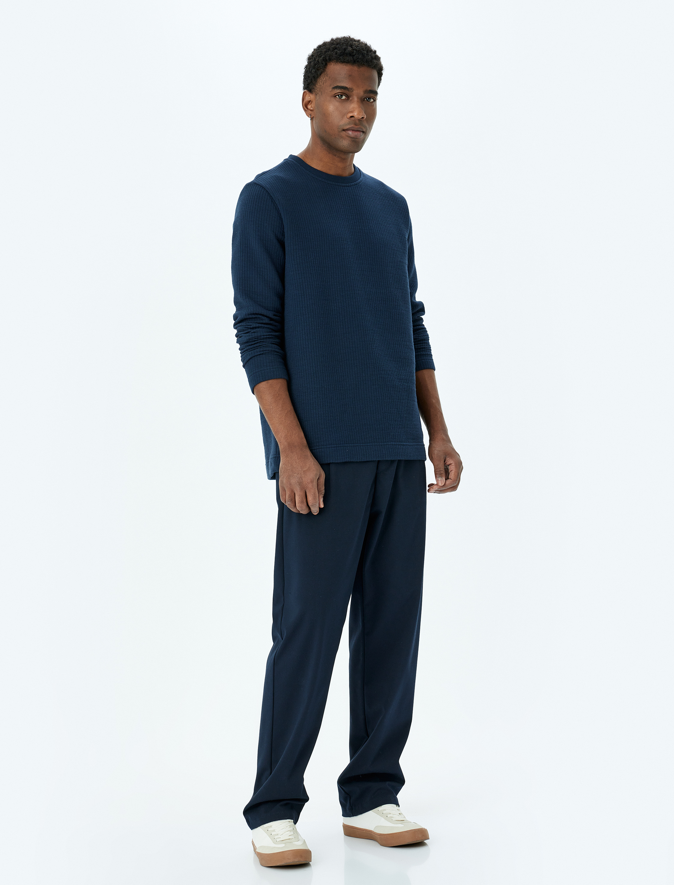 Uzun Kollu Pamuk Karışımlı Dokulu Basic Bisiklet Yaka Sweatshirt