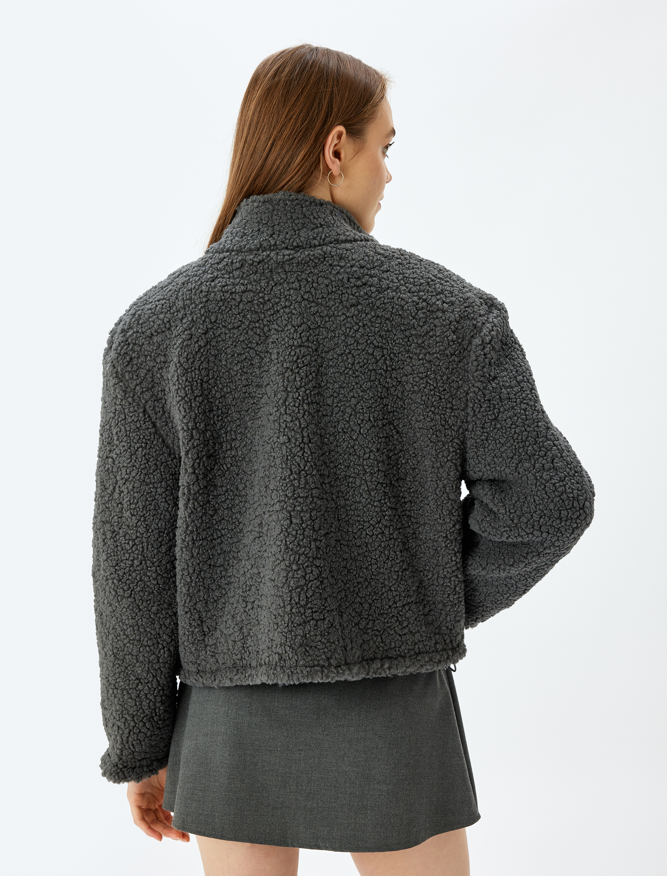 Dik Yaka Cep Detaylı Fermuarlı Peluş Ceket