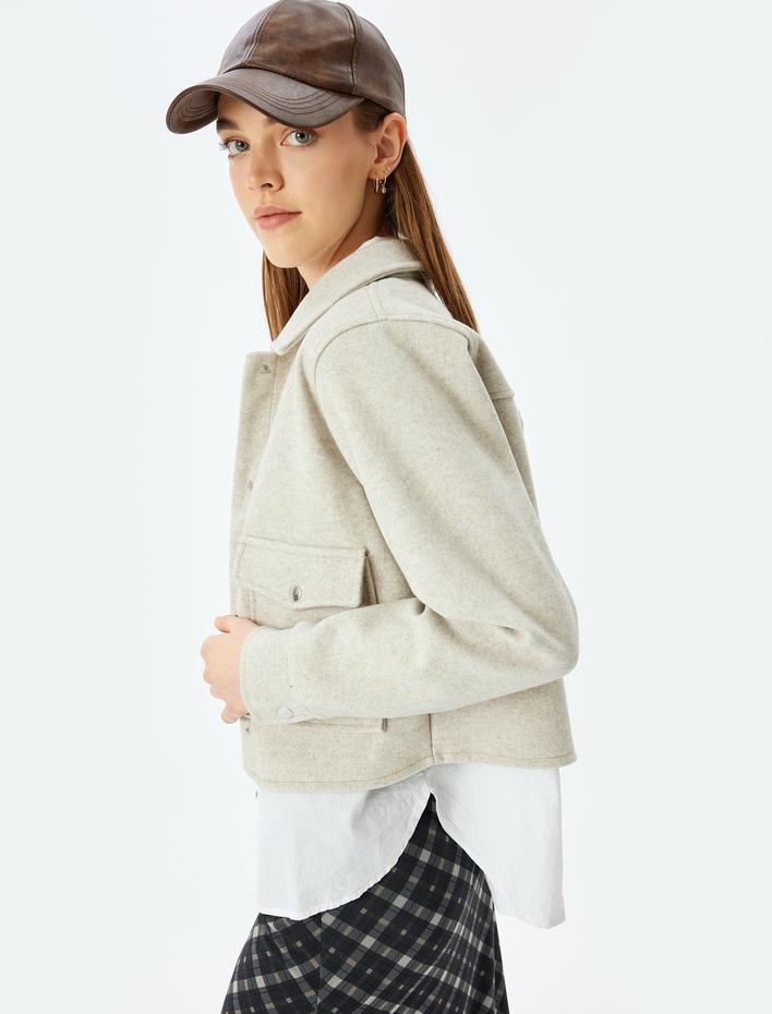  Klasik Yaka Çıtçıt Düğmeli Cep Detaylı Kaşe Crop Ceket