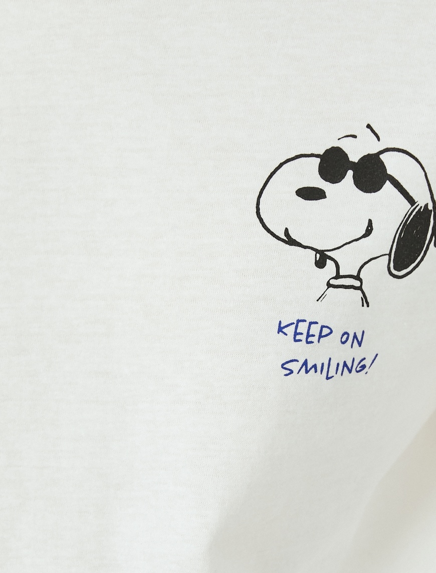   Snoopy Baskılı Lisanslı Bisiklet Yaka Kısa Kollu Oversize Tişört