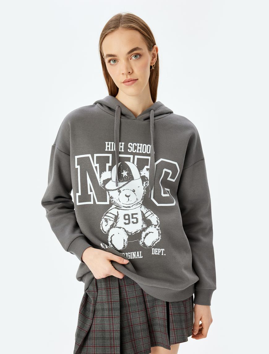   Kolej Baskılı Kapüşonlu Uzun Kollu Sweatshirt