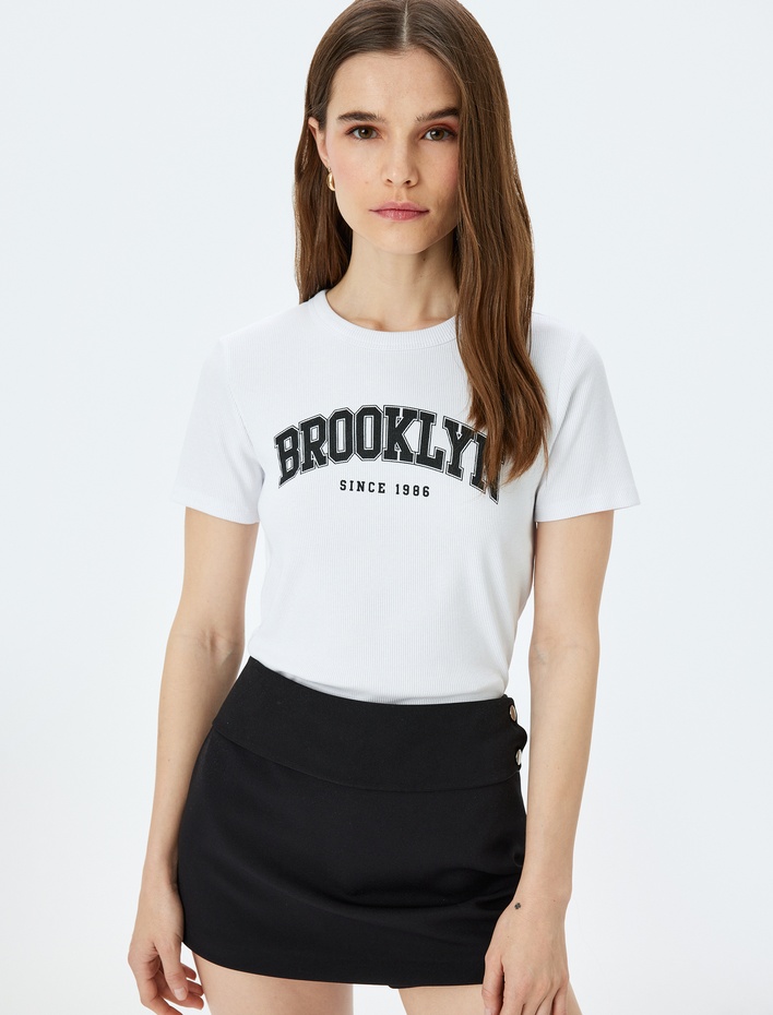  Pamuklu Slim Fit Kısa Kollu Bisiklet Yaka Baskılı Tişört