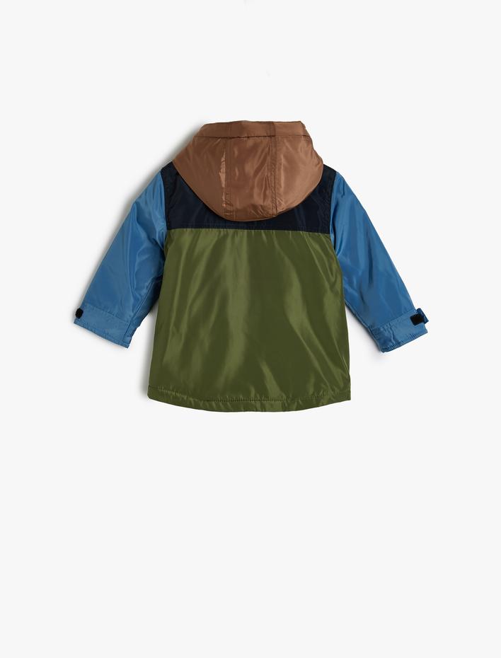 Erkek Bebek Kapşonlu Cepli Peluş Detaylı Mont