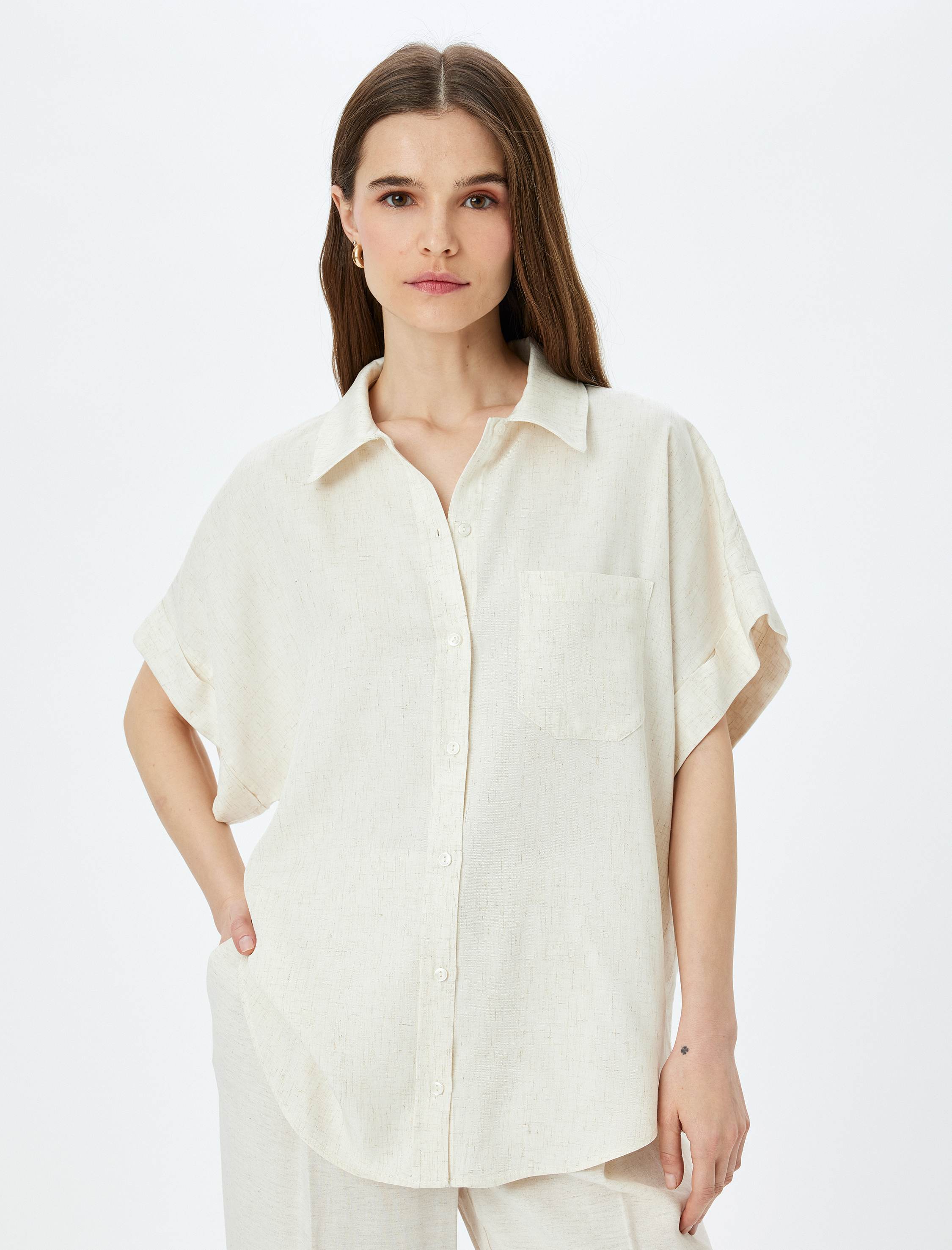   Tek Cep Detaylı Keten Karışımlı Kısa Kollu Gömlek