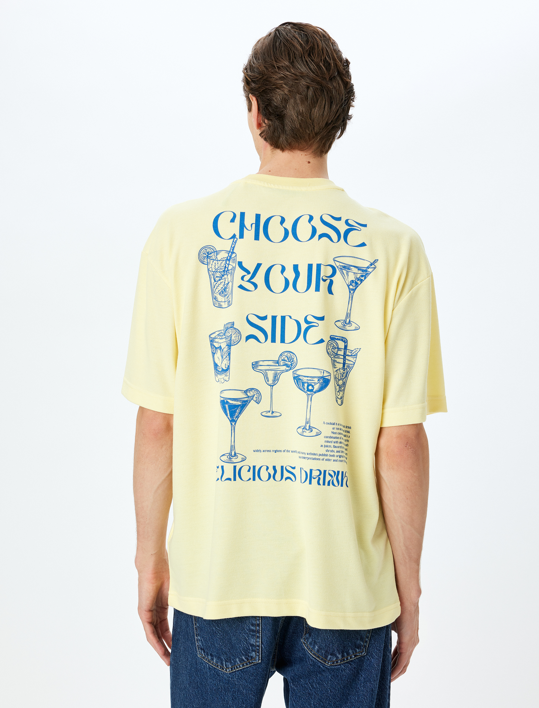   Arkası Baskılı Kısa Kollu Viskon Karışımlı Bisiklet Yaka Oversize Tişört