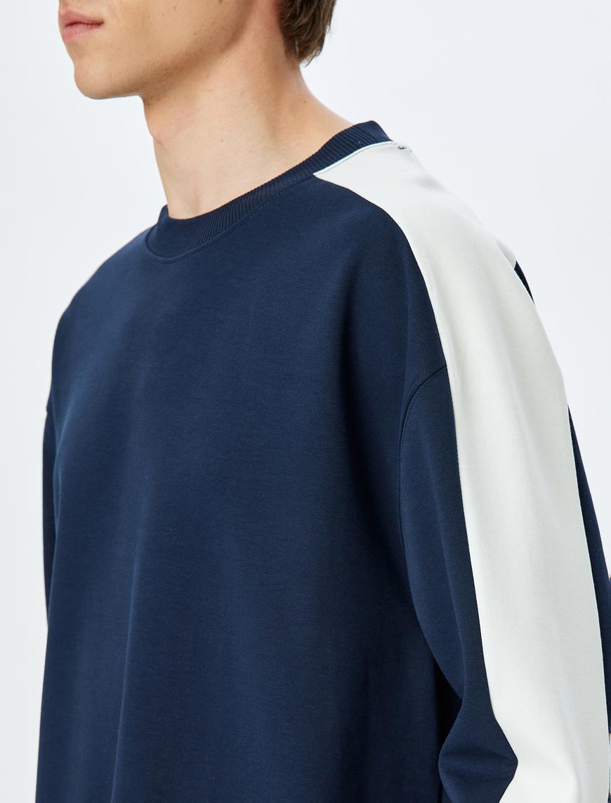   Kontrast Detaylı Bisiklet Yaka Oversize Sweatshirt