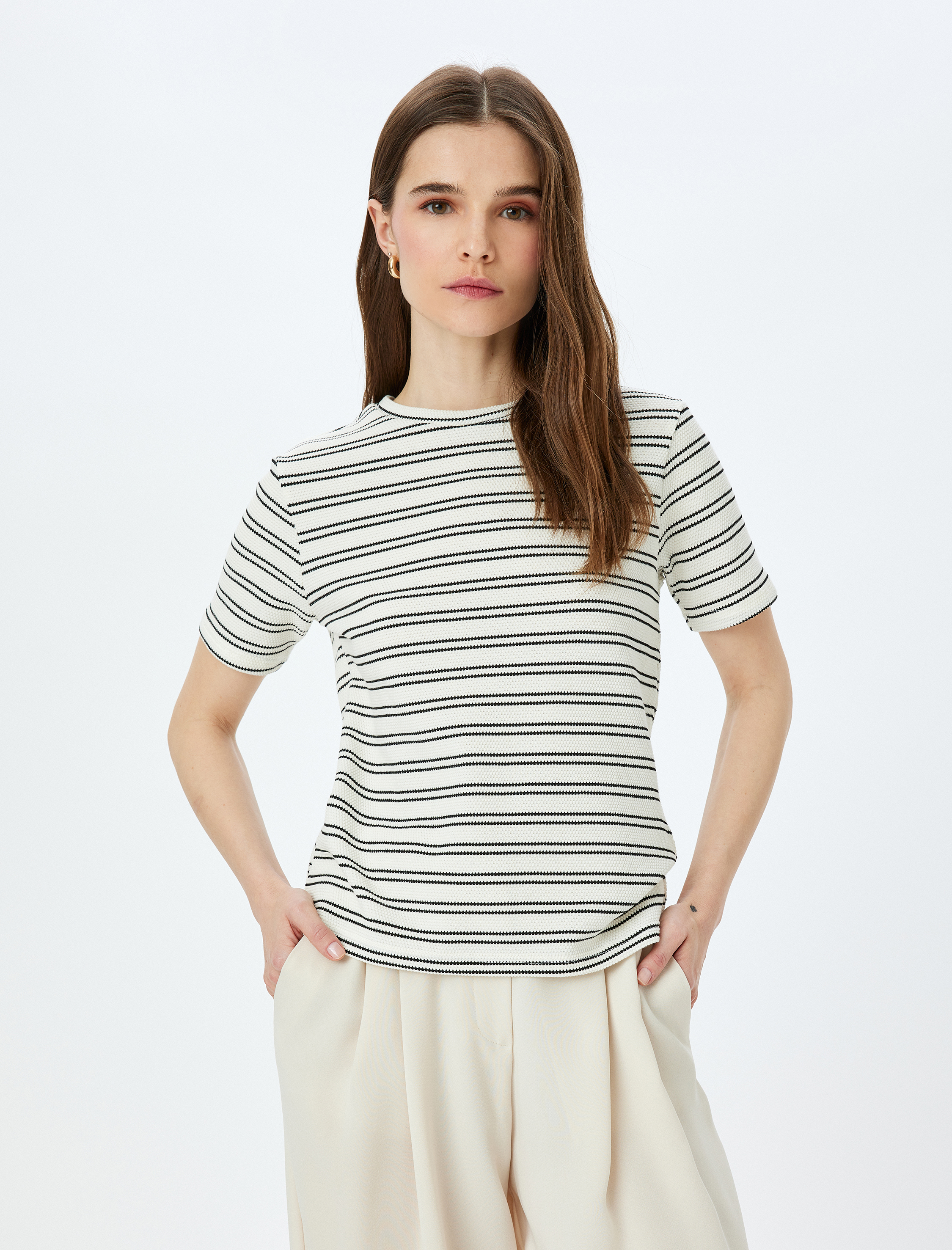   Slim Fit Bisiklet Yaka Kısa Kollu Çizgili Tişört