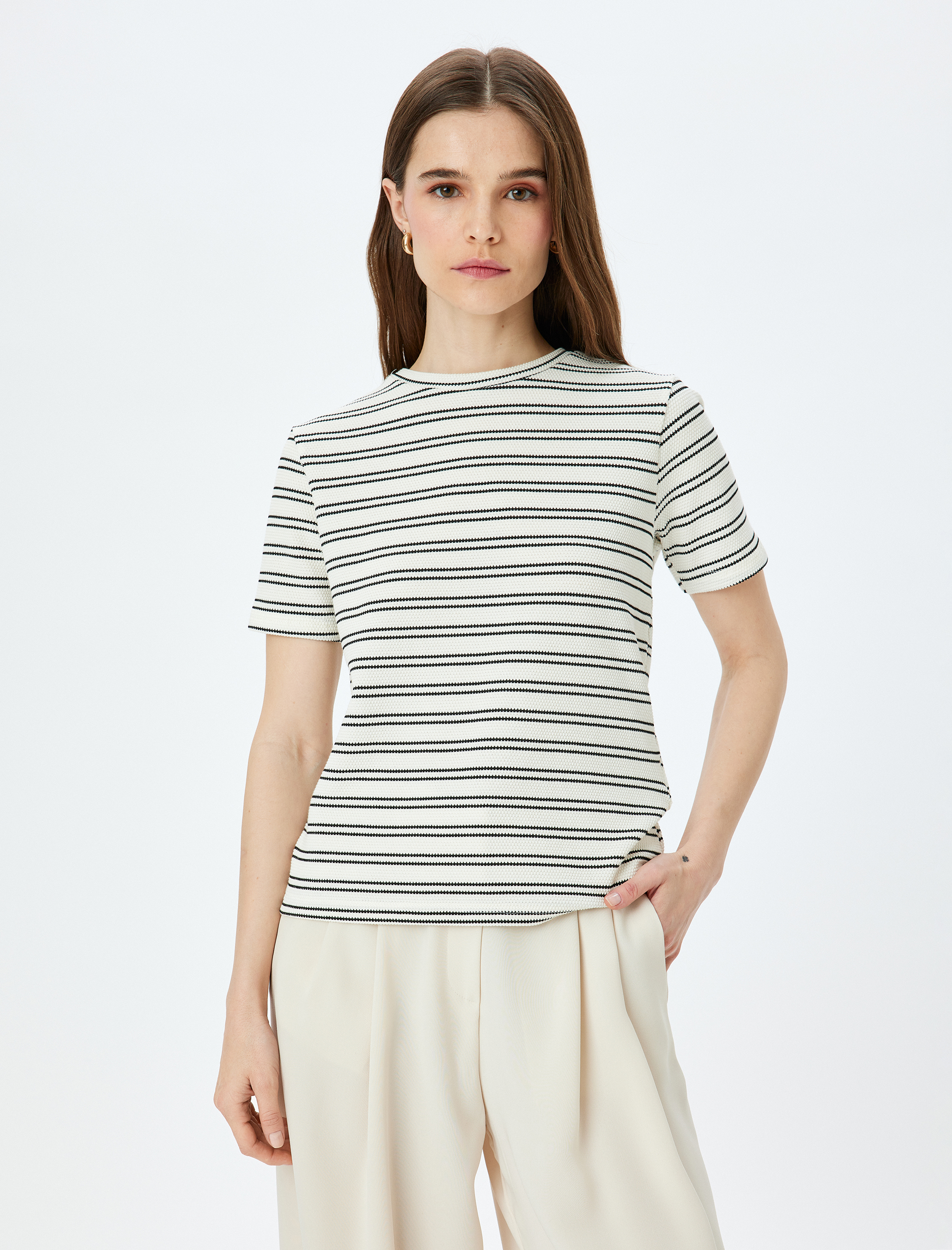   Slim Fit Bisiklet Yaka Kısa Kollu Çizgili Tişört