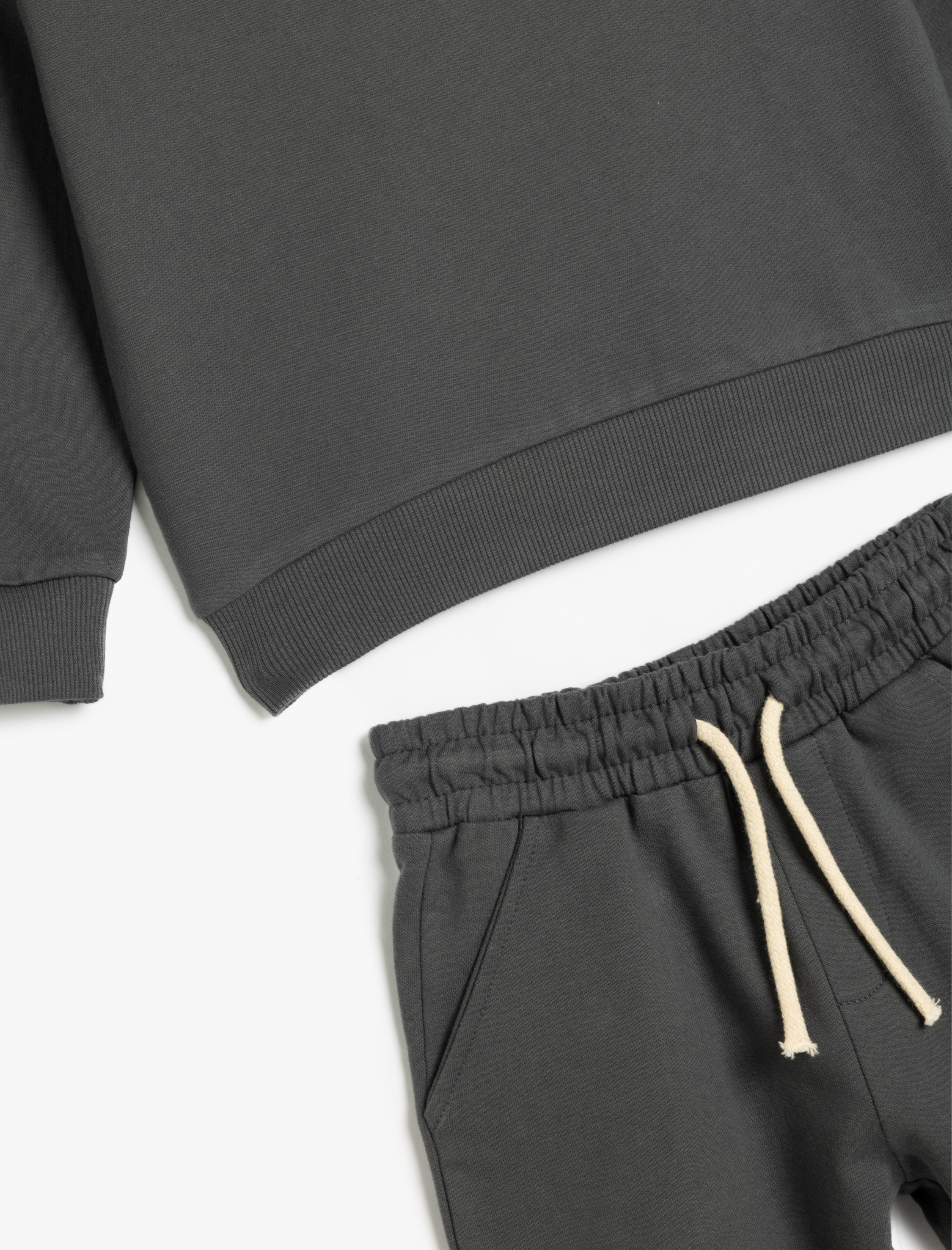  Erkek Çocuk 2'li Pamuklu Uzun Kollu Sweatshirt ve Şort Takımı