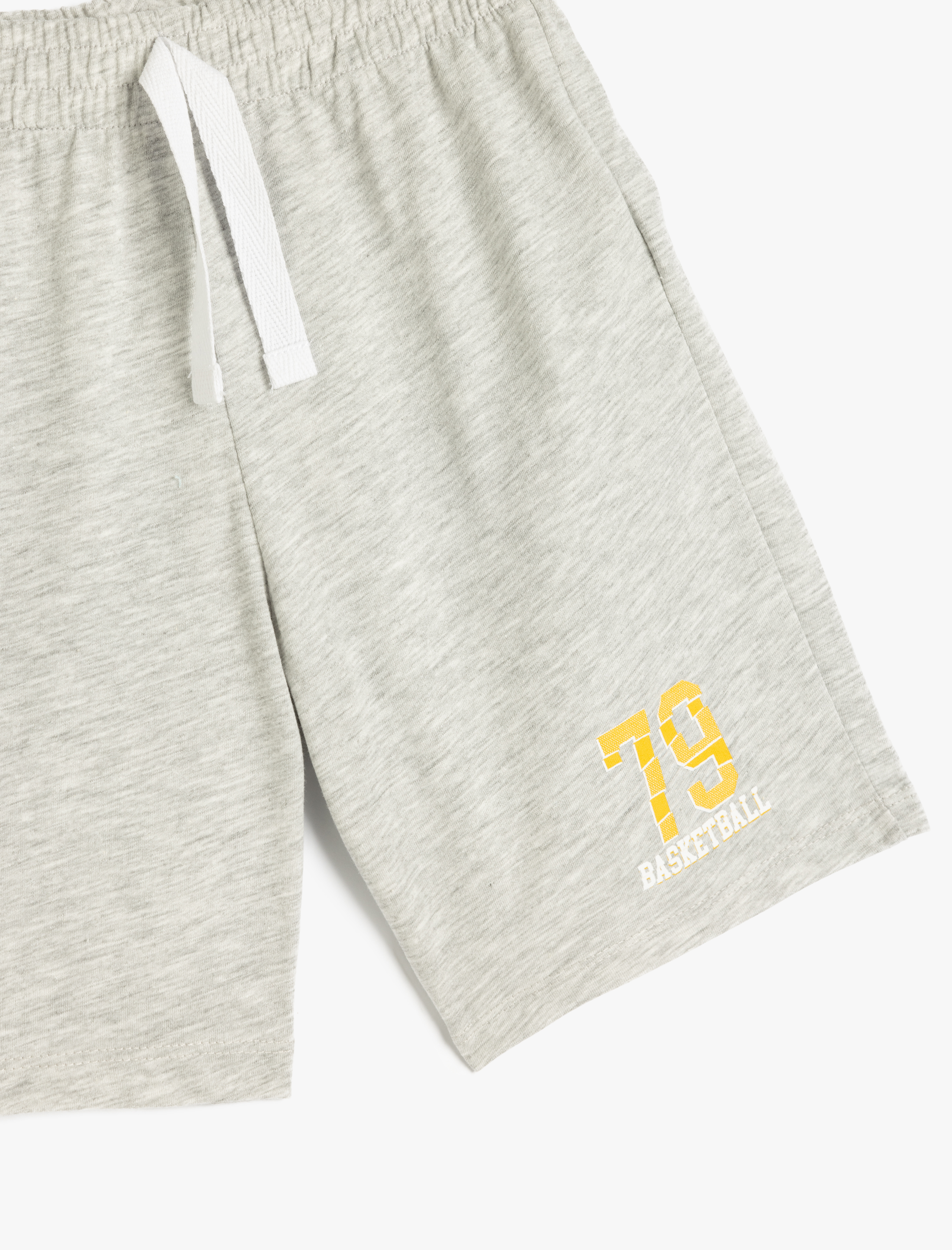  Erkek Çocuk Beli Lastikli Baskı Detaylı Pamuk Karışımlı Şort