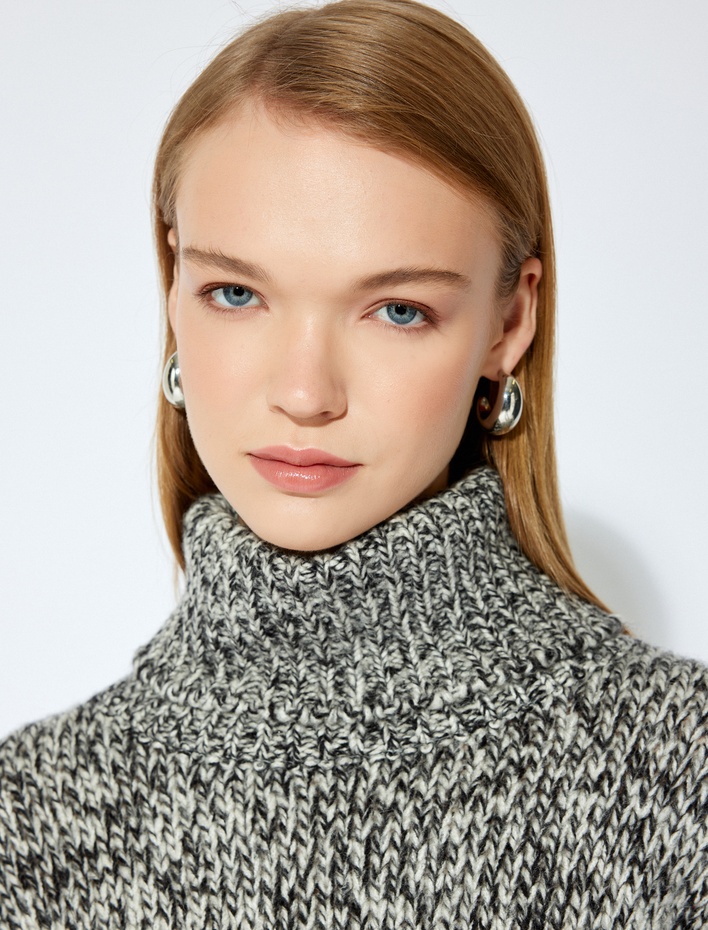  Koton X Şahika Ercümen - Uzun Kollu Balıkçı Yaka Örgü Kazak