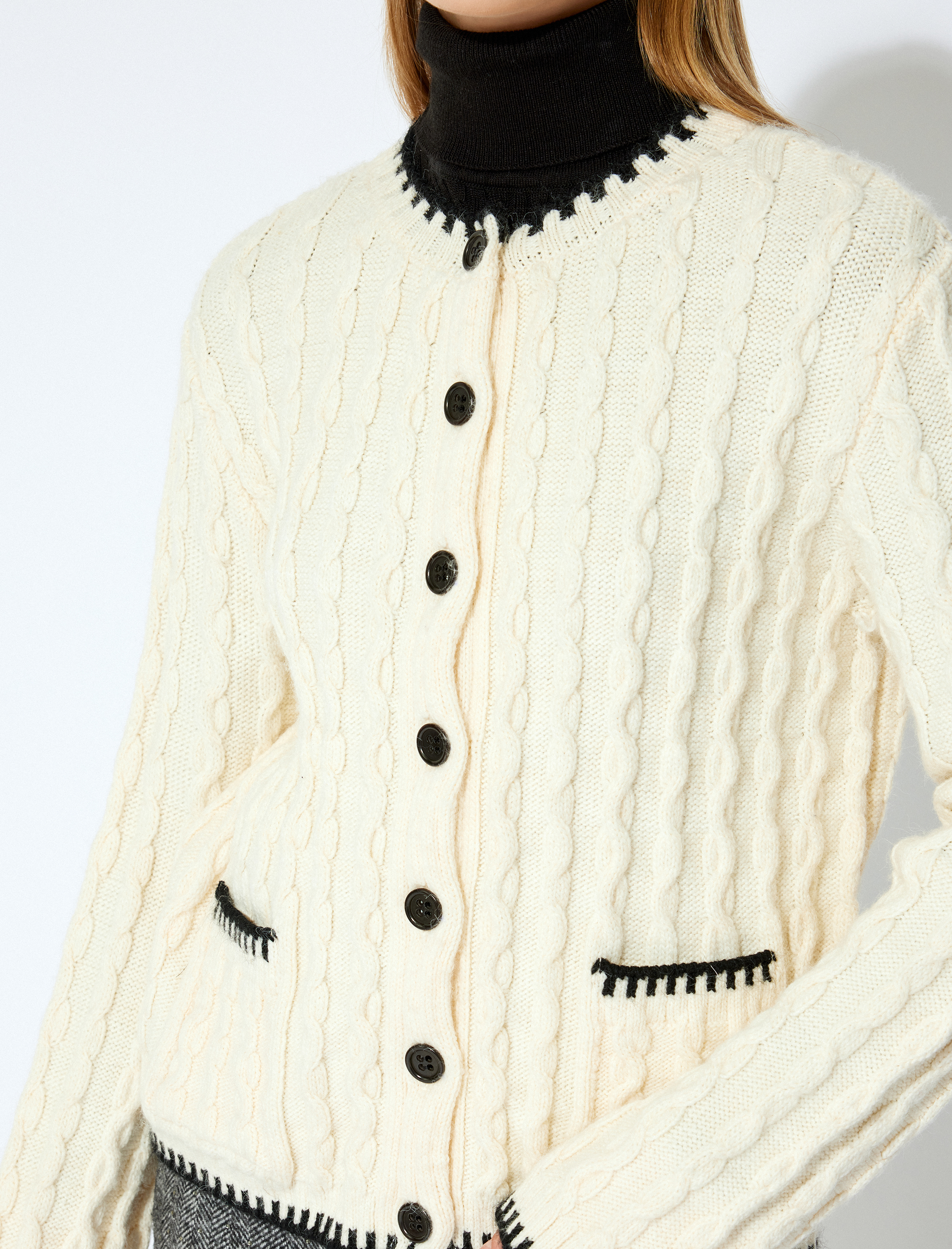   Koton X Şahika Ercümen - Renk Kontrastlı Cepli Düğmeli Uzun Kollu Bisiklet Yaka Saç Örgü Hırka