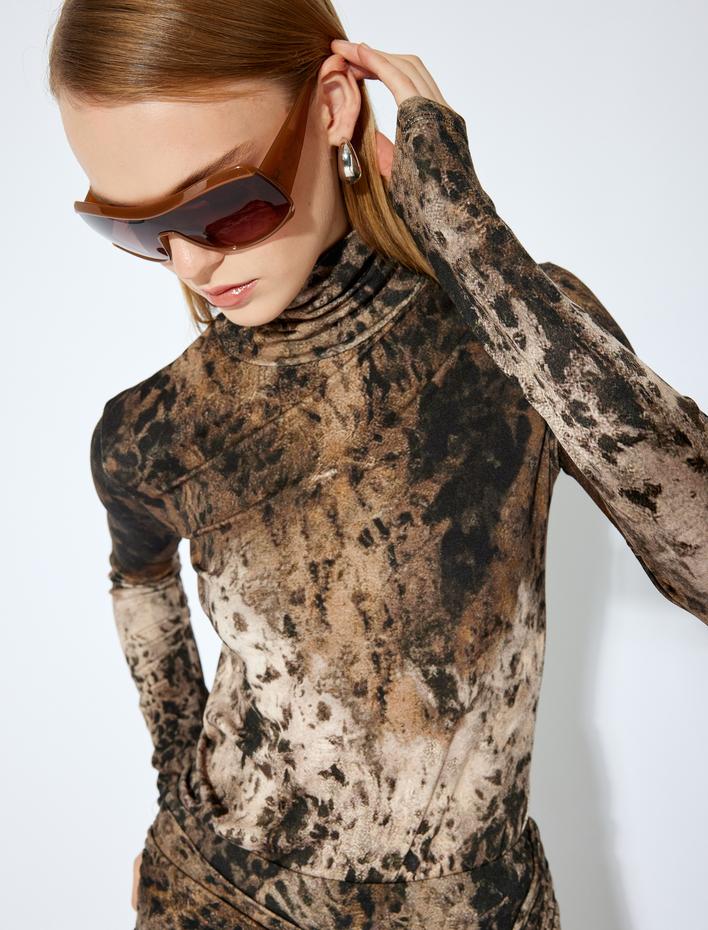  Koton X Şahika Ercümen - Desenli Balıkçı Yaka Slim Fit Uzun Kollu Body