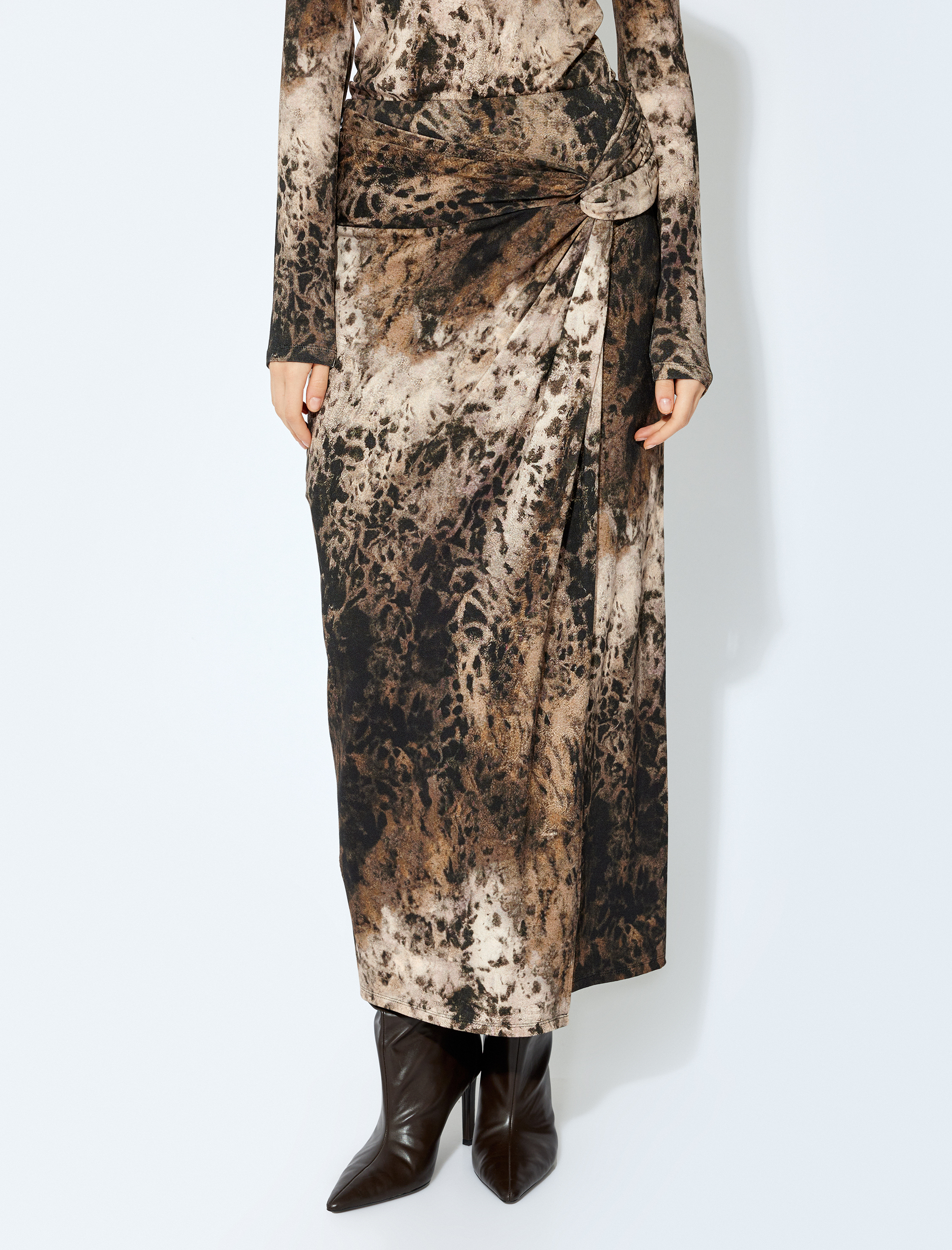   Koton X Şahika Ercümen - Slim Fit Renk Geçişli Desenli Düğüm Detaylı Uzun Etek