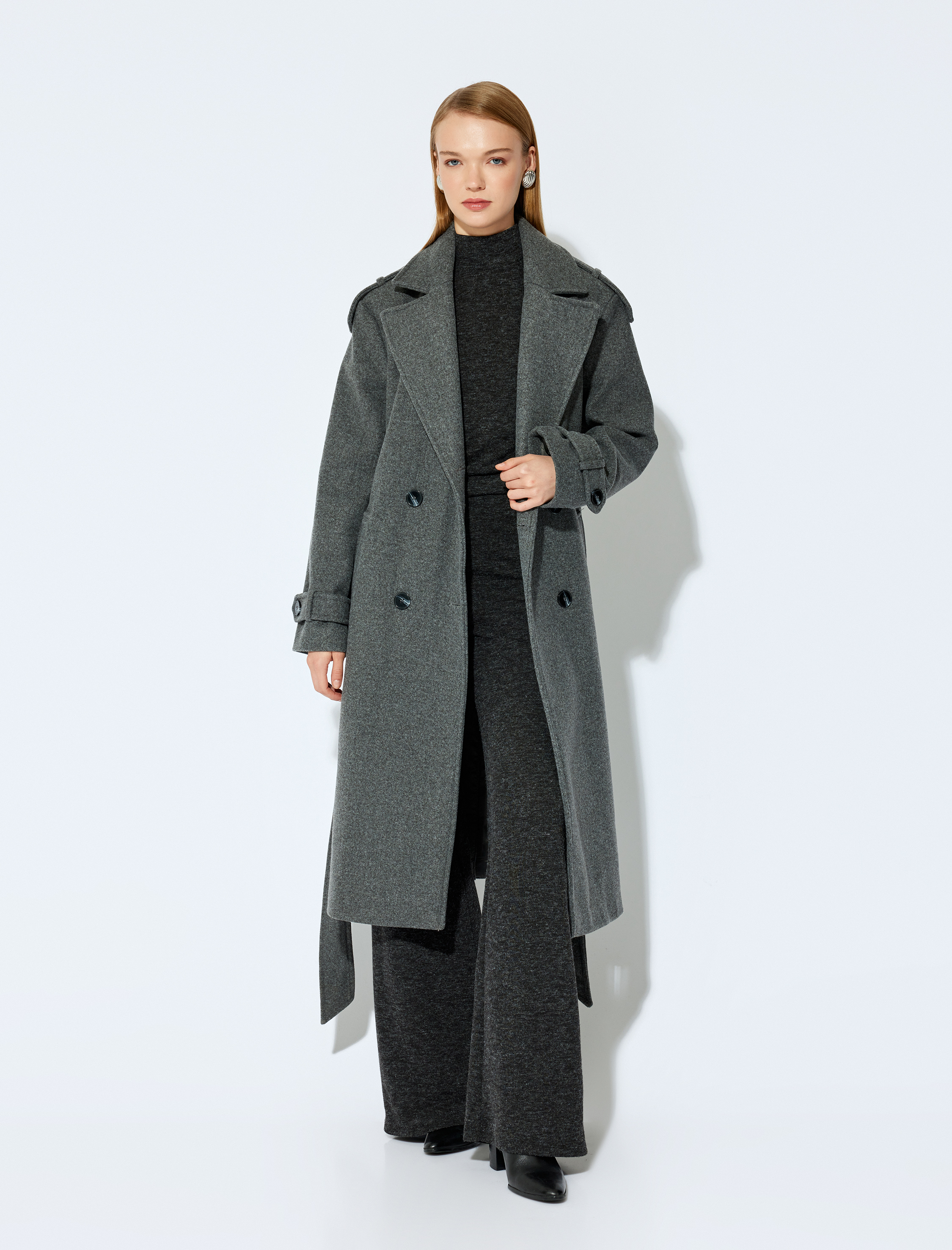 Koton X Şahika Ercümen - Düğmeli Apolet Detaylı Kemerli Cepli Kruvaze Uzun Kaşe Kaban