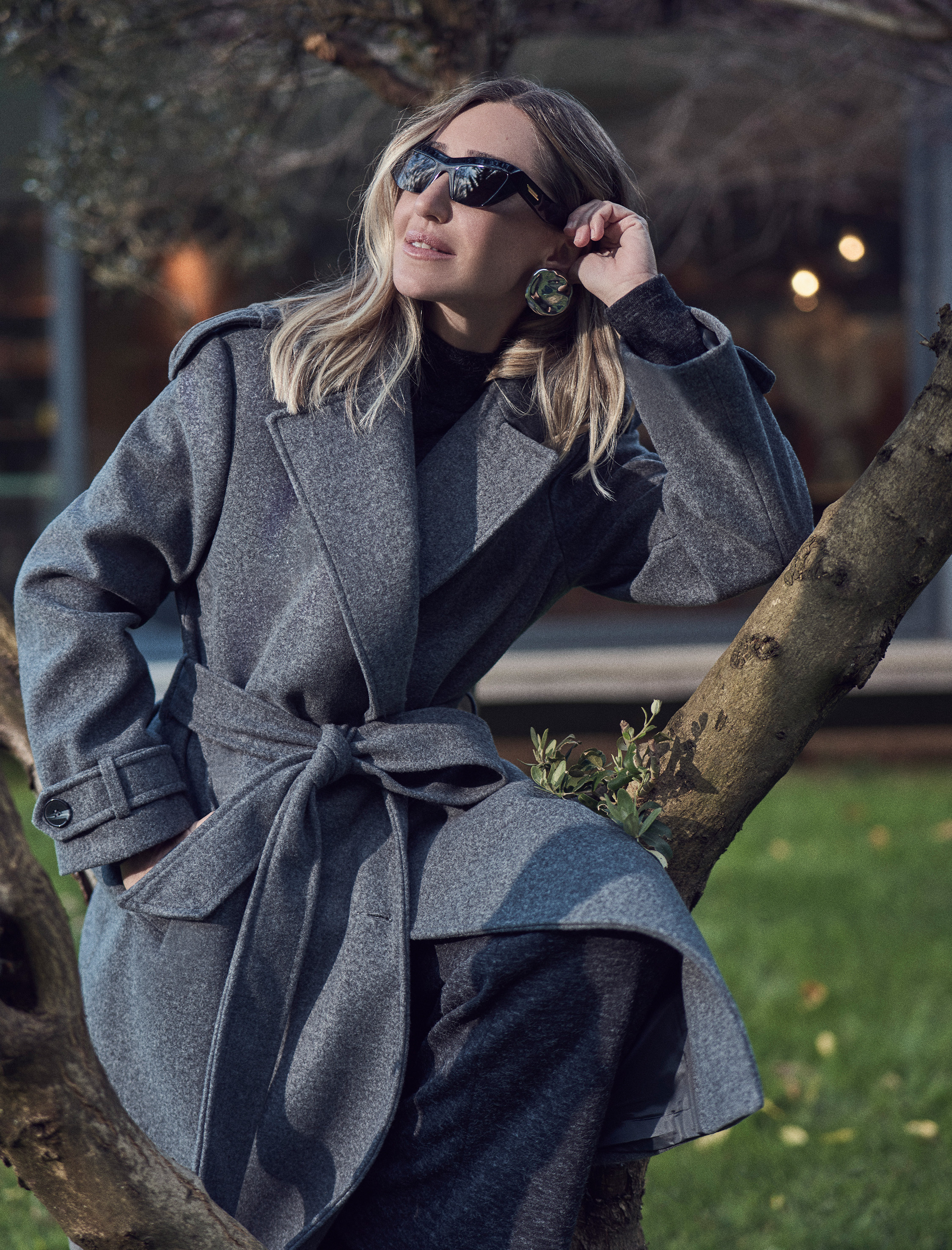 Koton X Şahika Ercümen - Düğmeli Apolet Detaylı Kemerli Cepli Kruvaze Uzun Kaşe Kaban