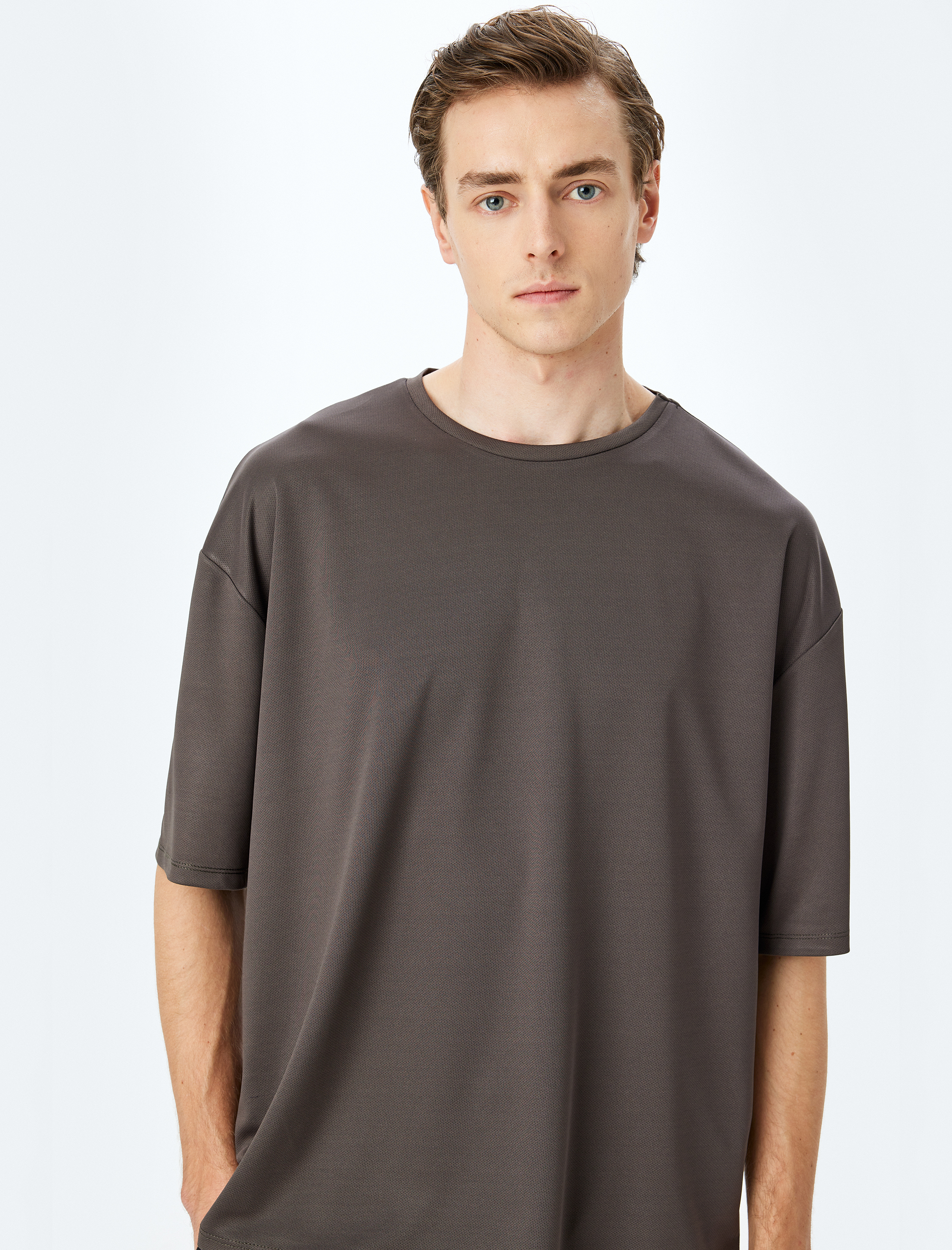   Arkası Baskılı Bisiklet Yaka Yarım Kollu Oversize Spor Tişört