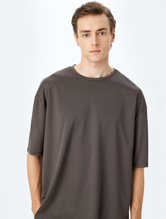  Arkası Baskılı Bisiklet Yaka Yarım Kollu Oversize Spor Tişört