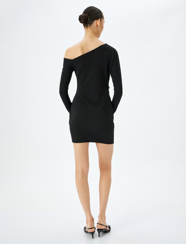 Drape Detaylı Asimetrik Yaka Uzun Kollu Mini Kalem Elbise_3