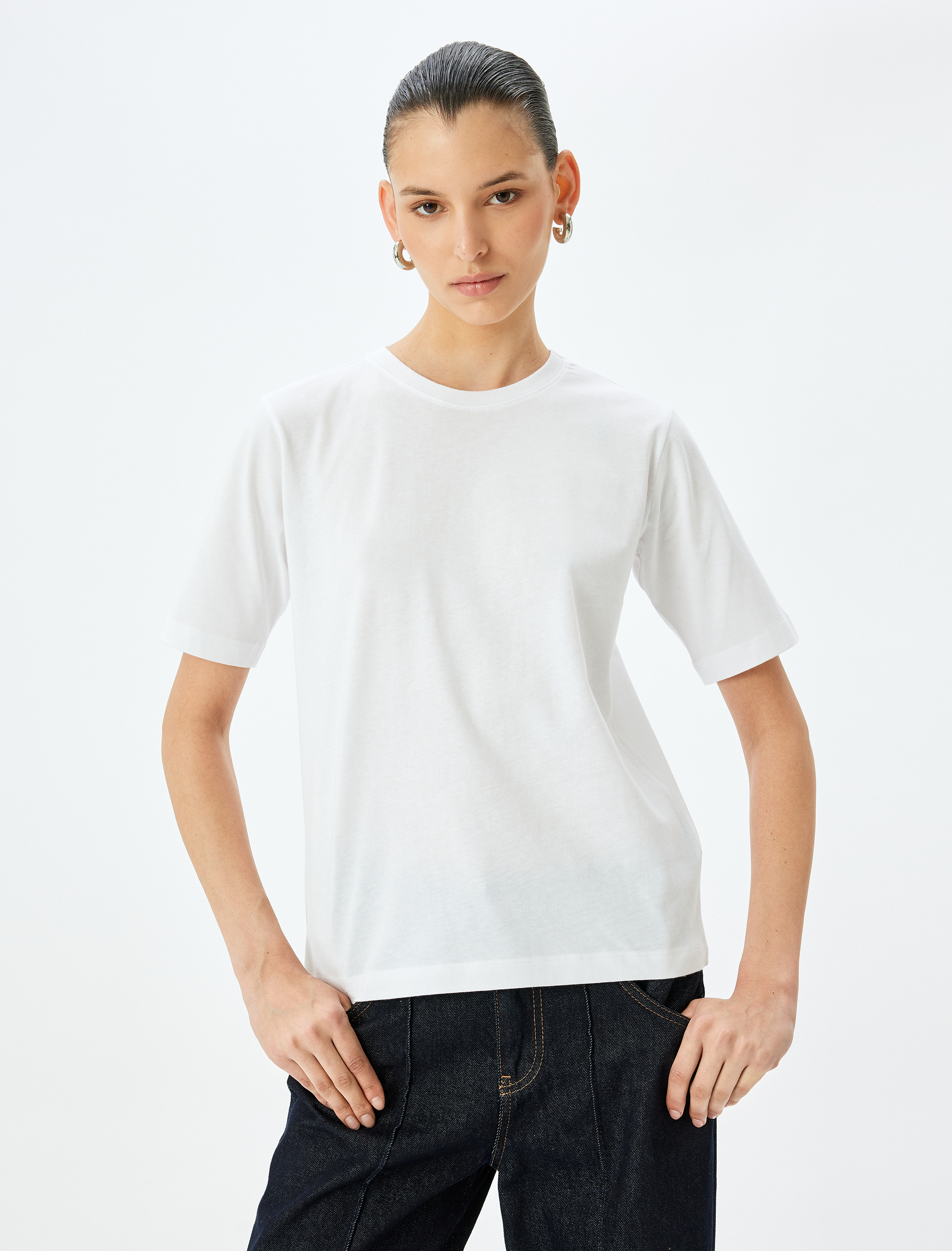   Pamuklu Bisiklet Yaka Kısa Kollu Basic Tişört