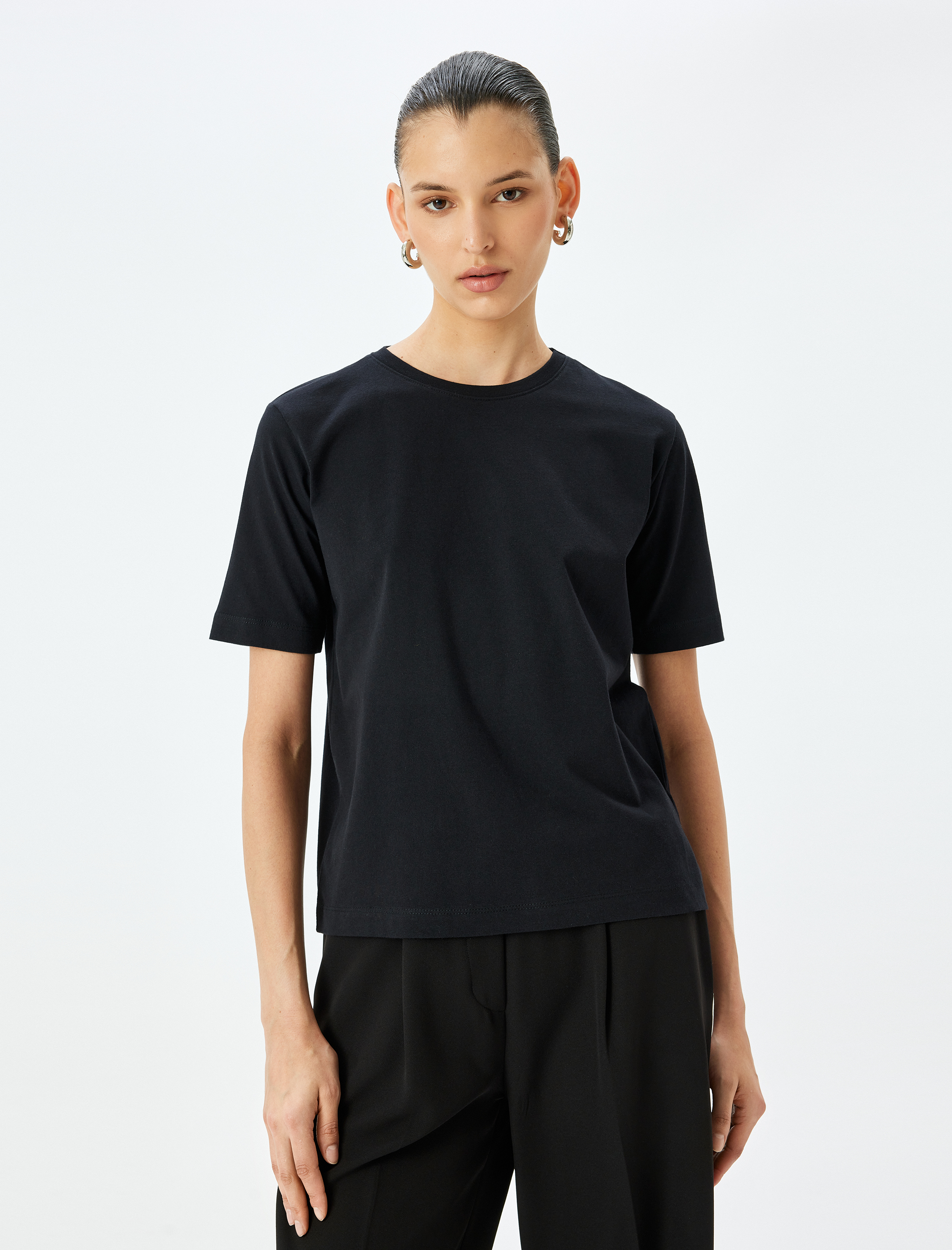   Pamuklu Bisiklet Yaka Kısa Kollu Basic Tişört