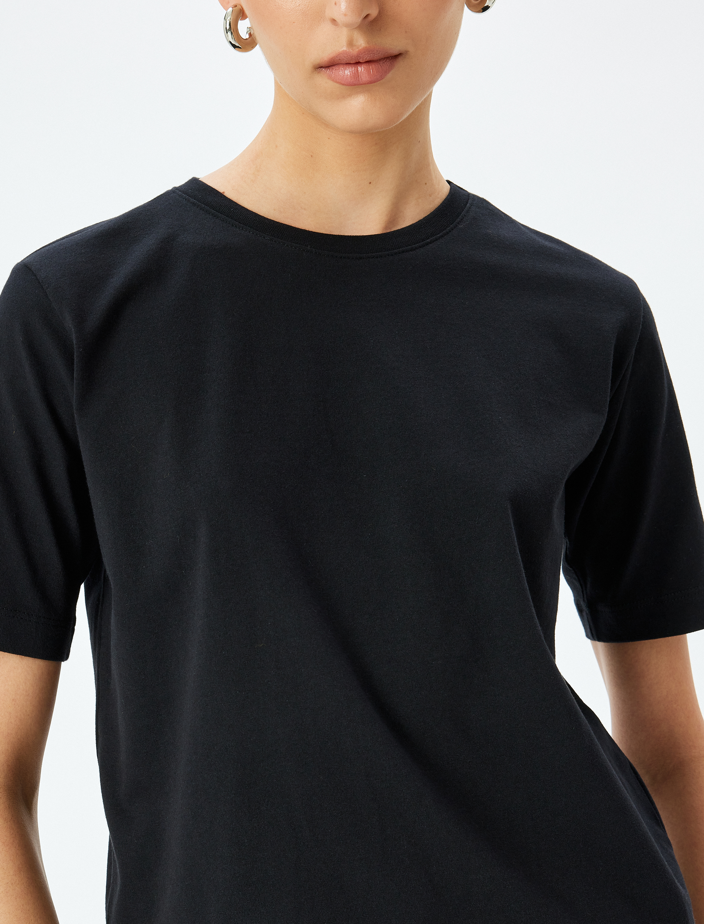   Pamuklu Bisiklet Yaka Kısa Kollu Basic Tişört