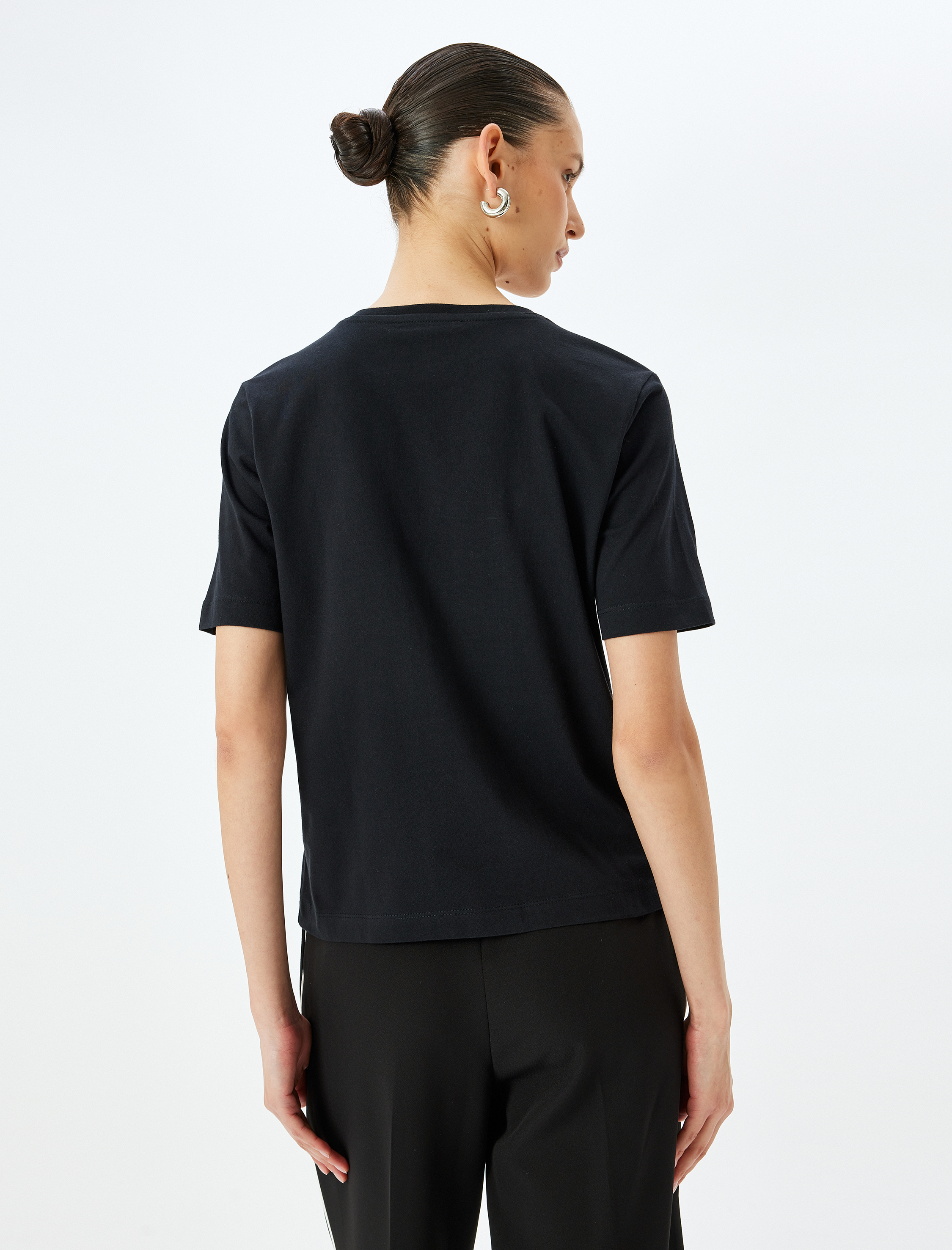   Pamuklu Bisiklet Yaka Kısa Kollu Basic Tişört