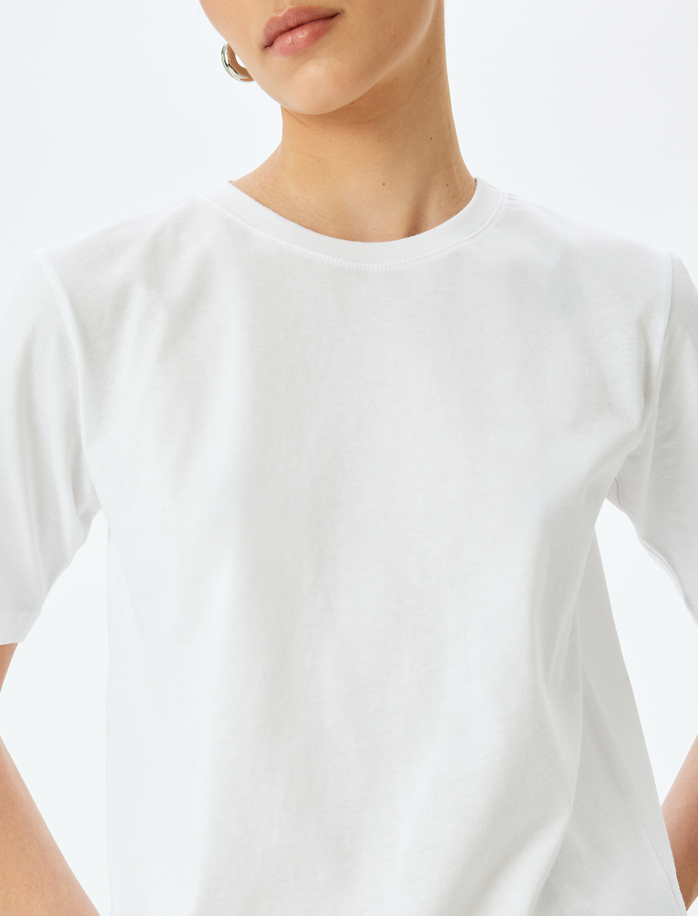   Pamuklu Bisiklet Yaka Kısa Kollu Basic Tişört