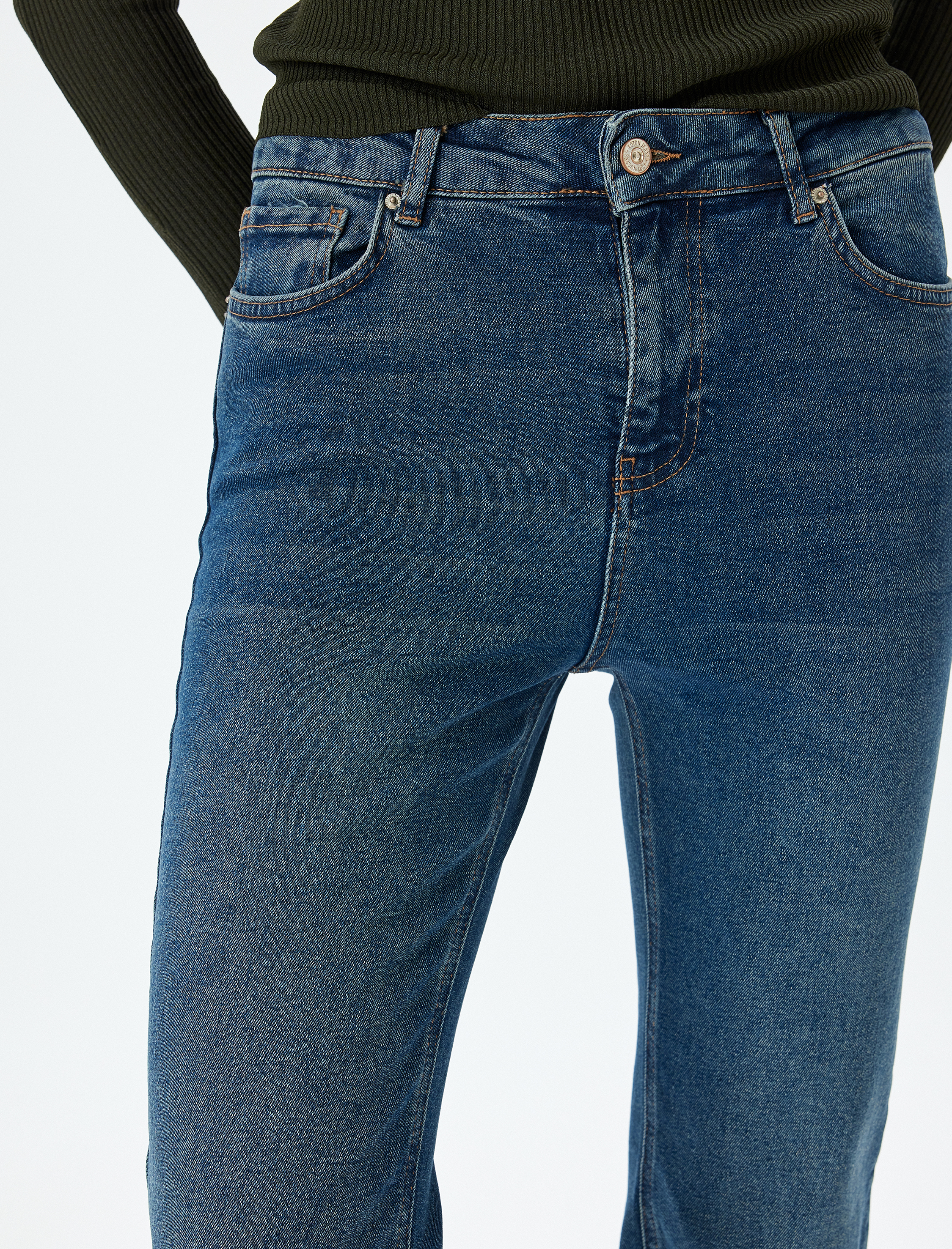   Hafif İspanyol Paça Normal Bel Crop Kot Pantolon Dar Kalıp