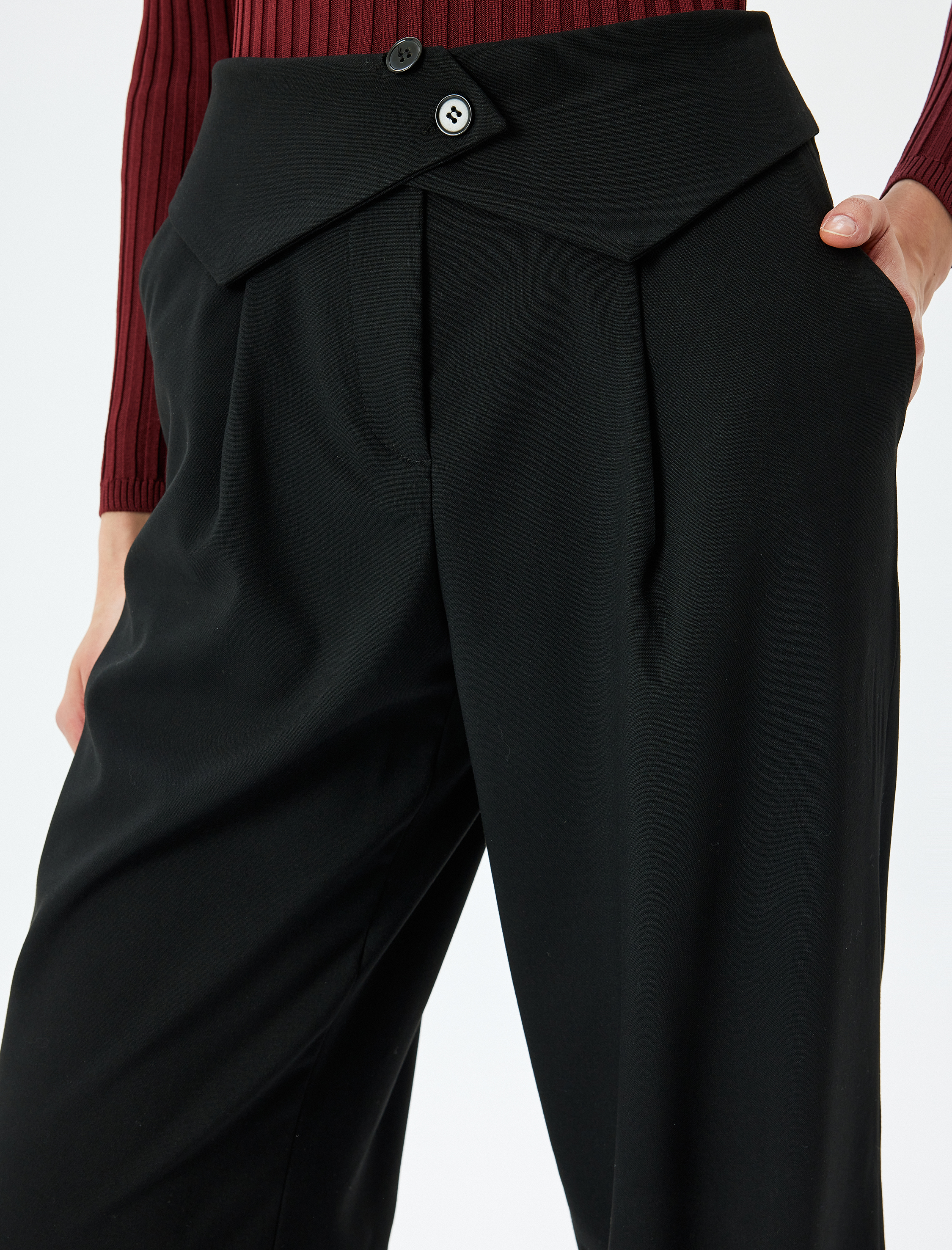   Kemer Detaylı Yüksek Bel Düz Geniş Paça Pantolon