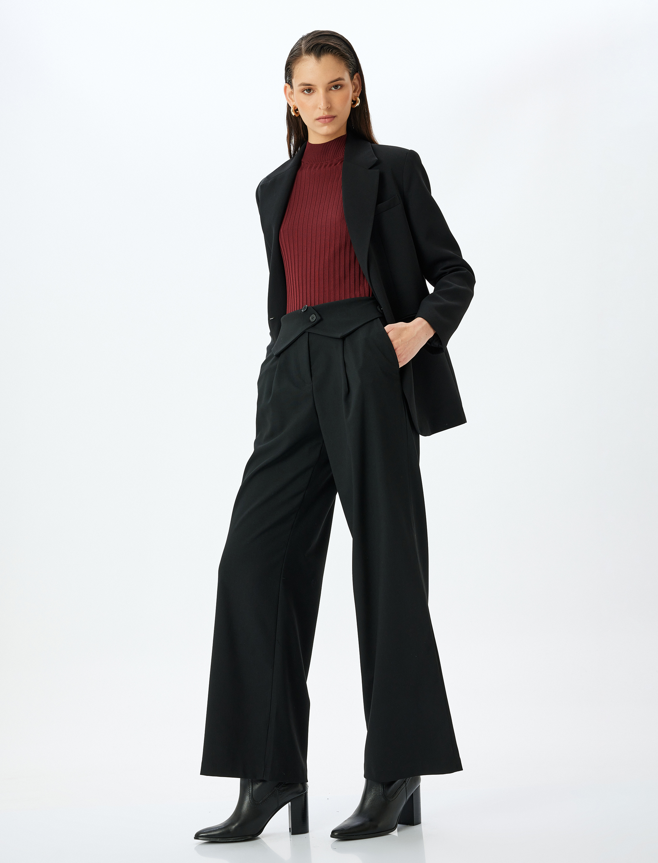   Kemer Detaylı Yüksek Bel Düz Geniş Paça Pantolon