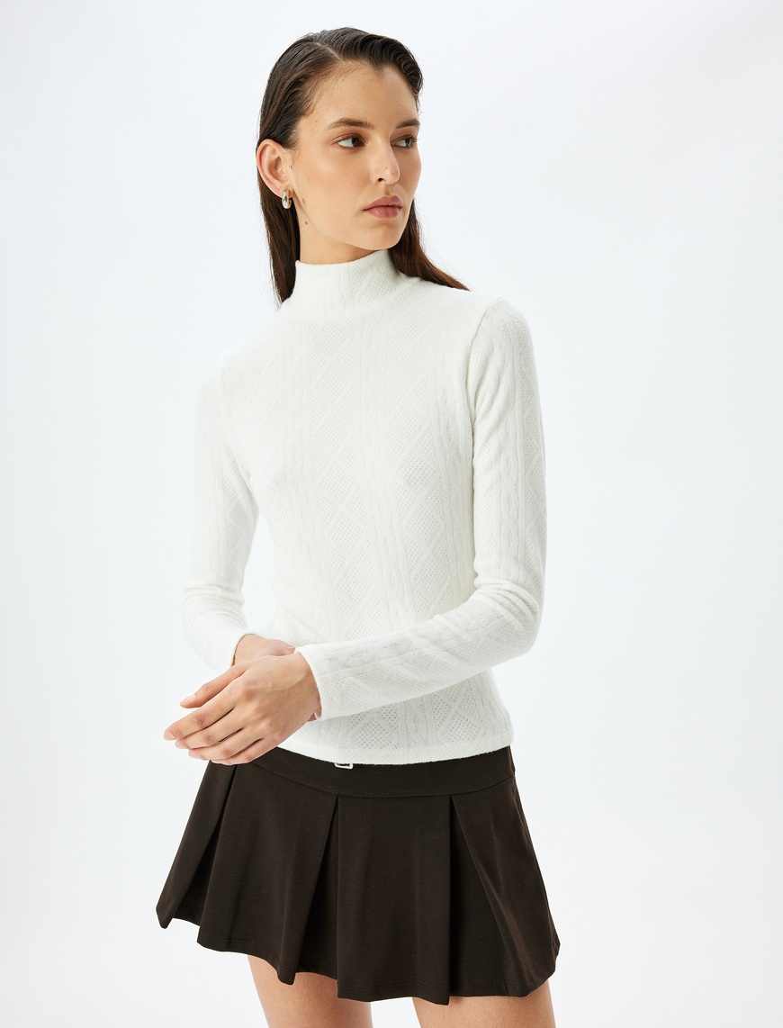   Slim Fit Dik Yaka Uzun Kollu Dokulu Body
