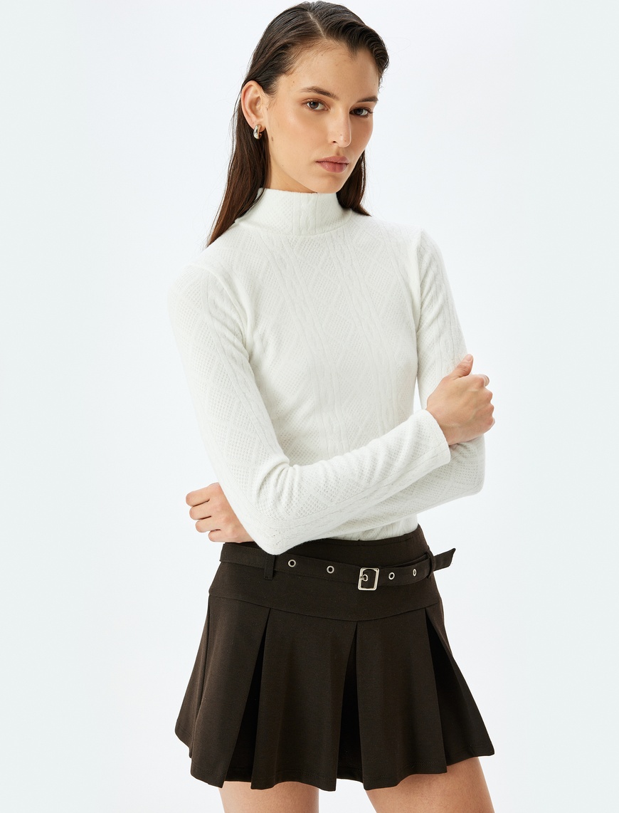   Slim Fit Dik Yaka Uzun Kollu Dokulu Body