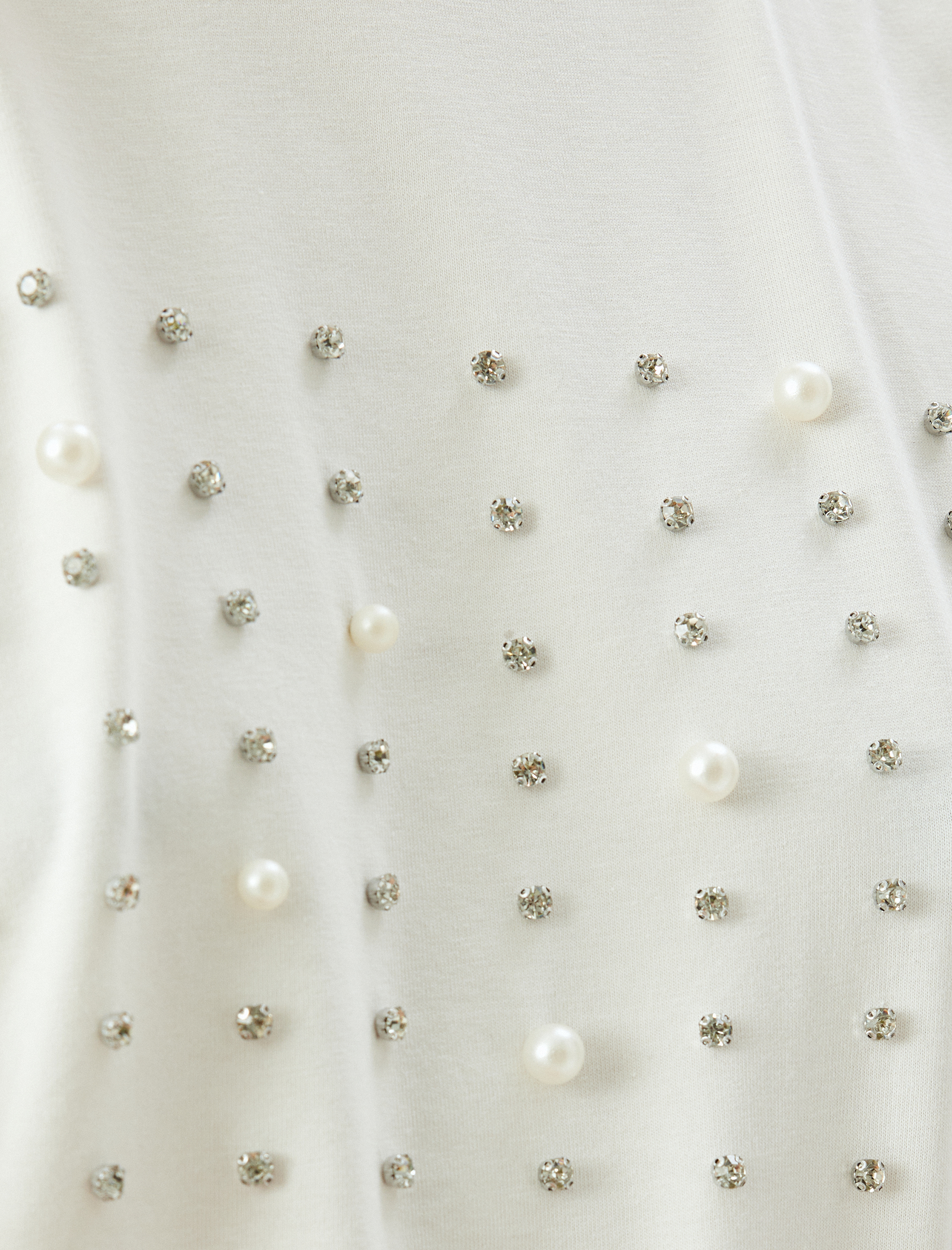   Kısa Kollu Bisiklet Yaka İnci Detaylı Taşlı Tişört