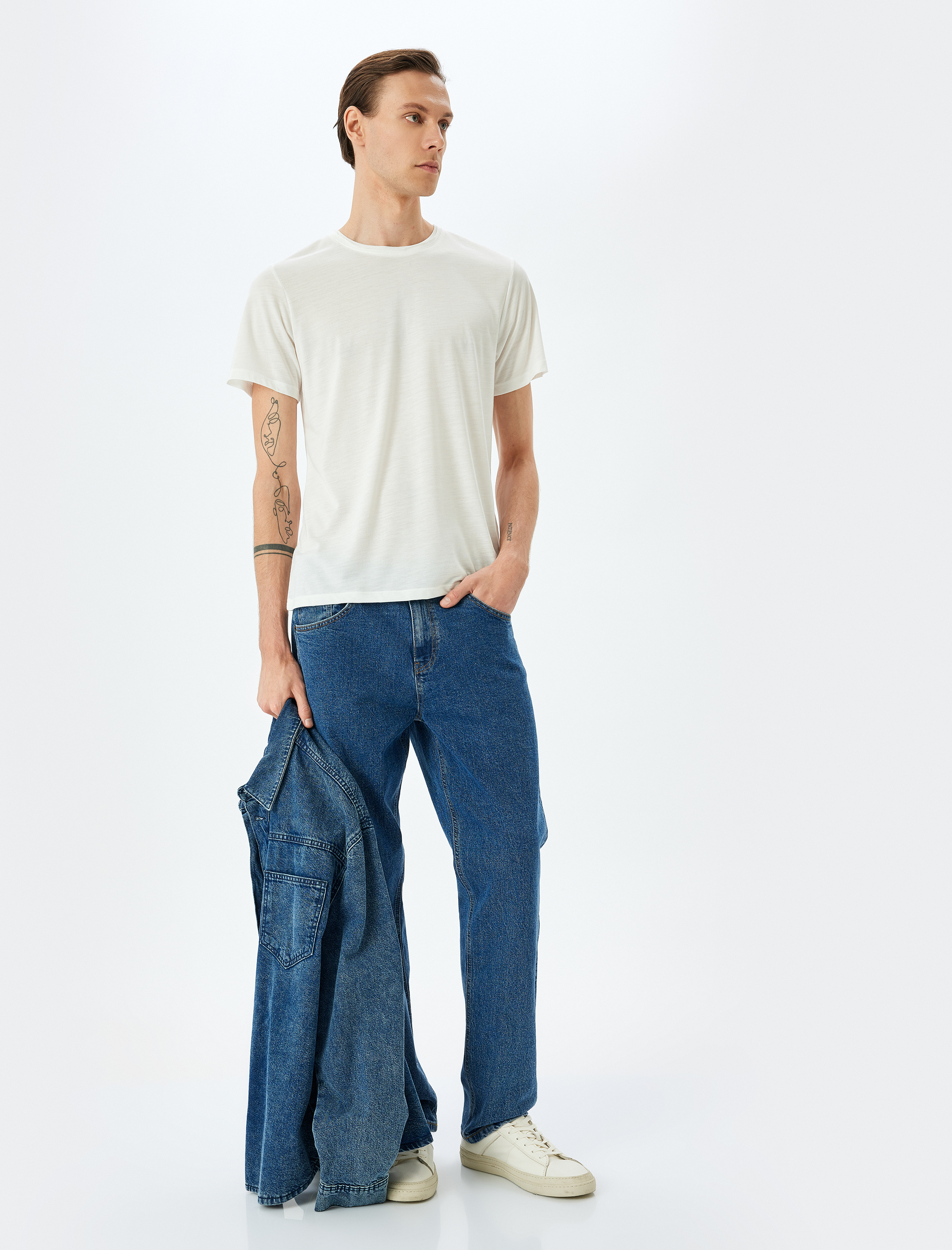 Koton Erkek Bisiklet Yaka Kısa Kollu Viskon Karışımlı Basic Slim Fit Tişört -1