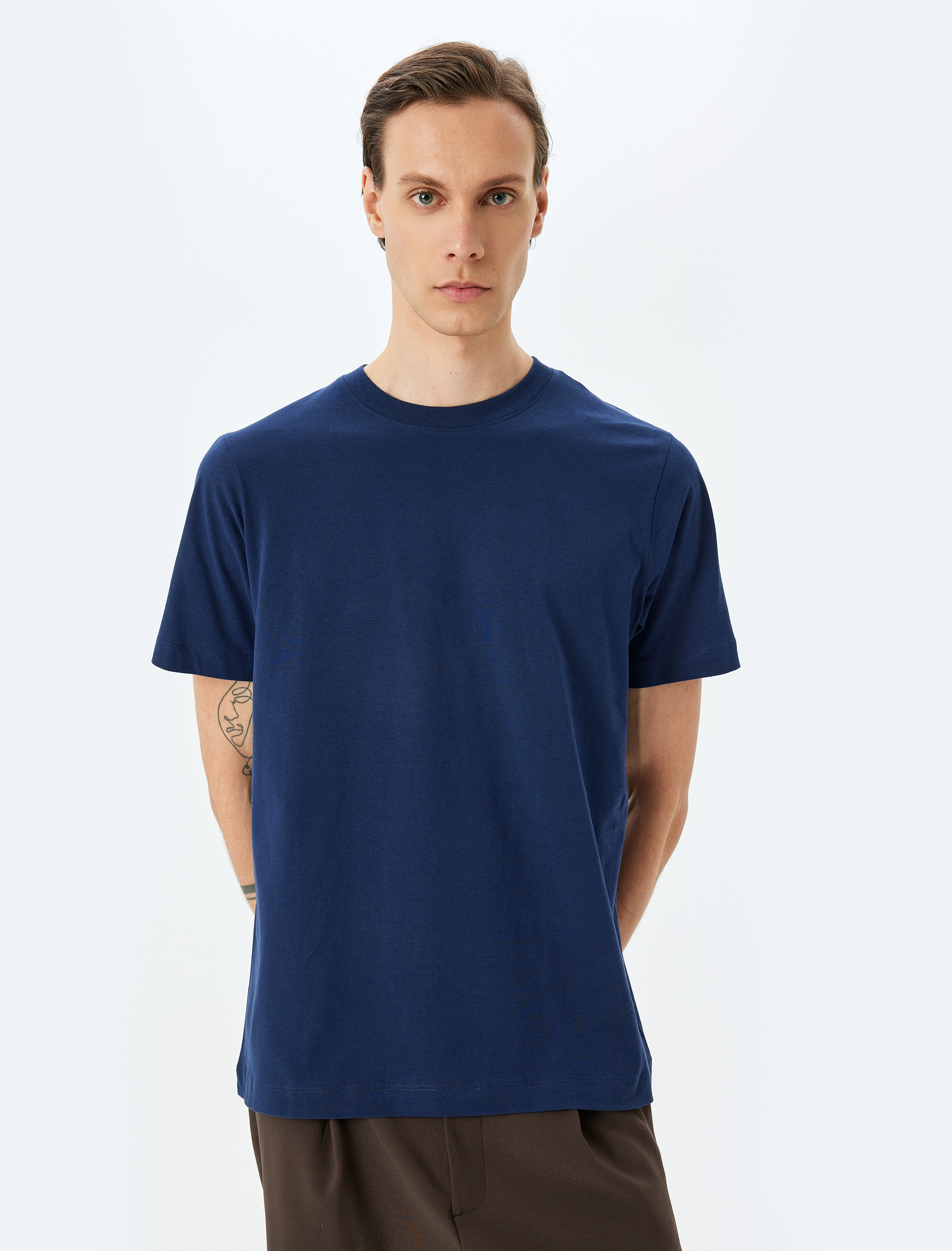   Bisiklet Yaka Pamuklu Regular Fit Kısa Kollu Basic Tişört