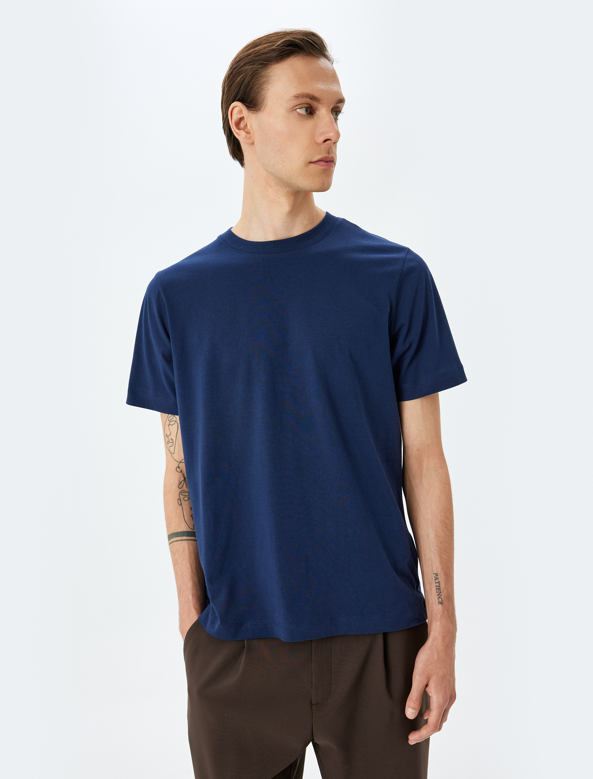   Bisiklet Yaka Pamuklu Regular Fit Kısa Kollu Basic Tişört