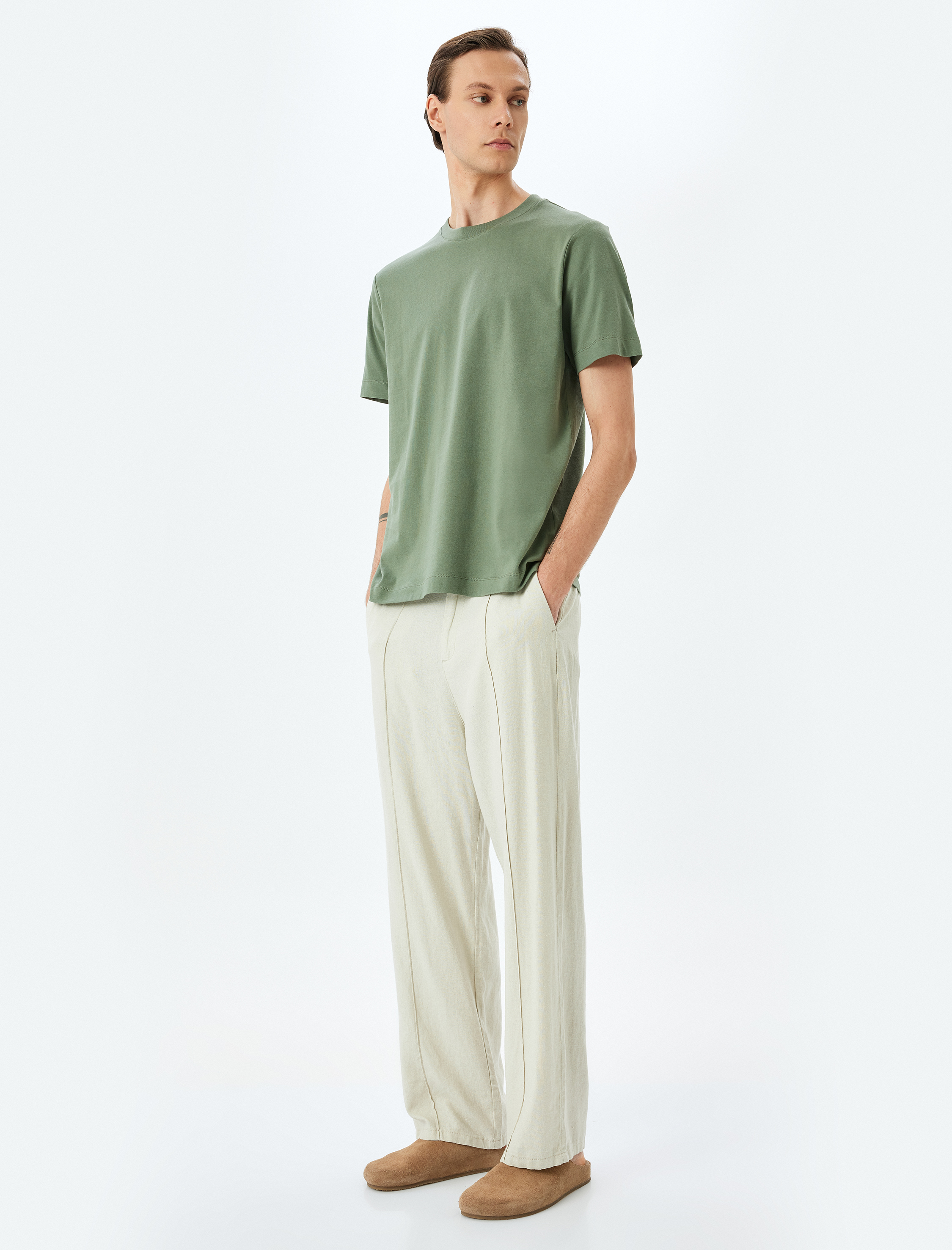   Pamuklu Bisiklet Yaka Regular Fit Kısa Kollu Basic Tişört