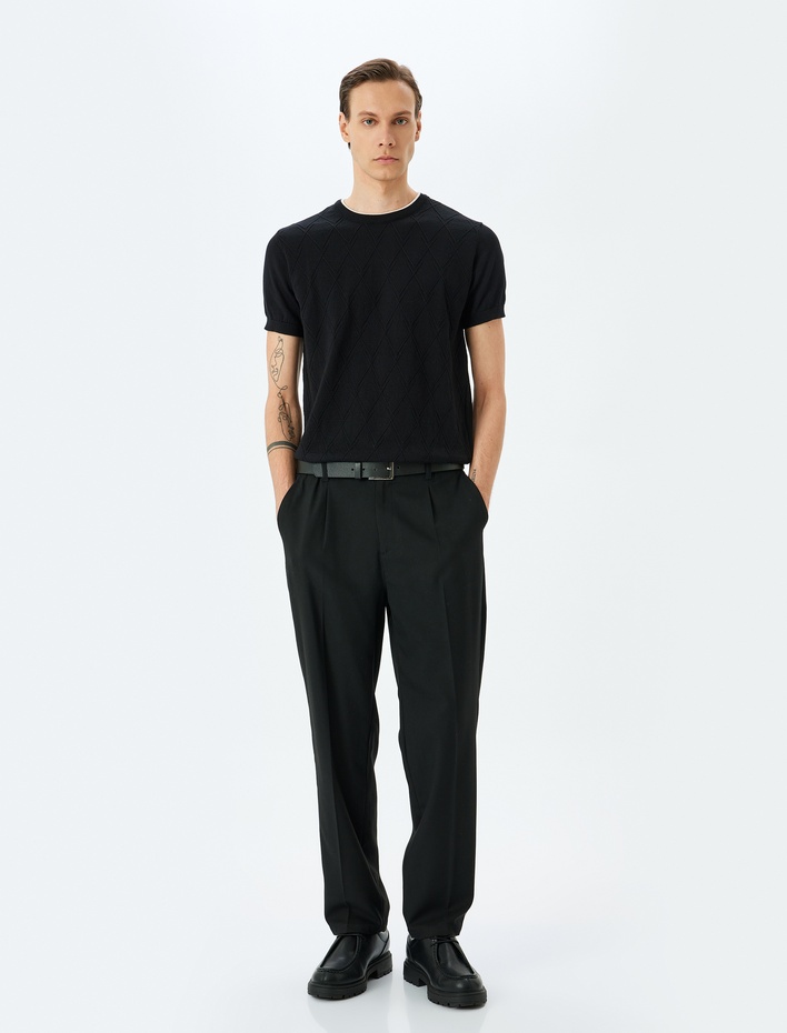  Regular Fit Geometrik Dokulu Kısa Kollu Pamuklu Triko Tişört