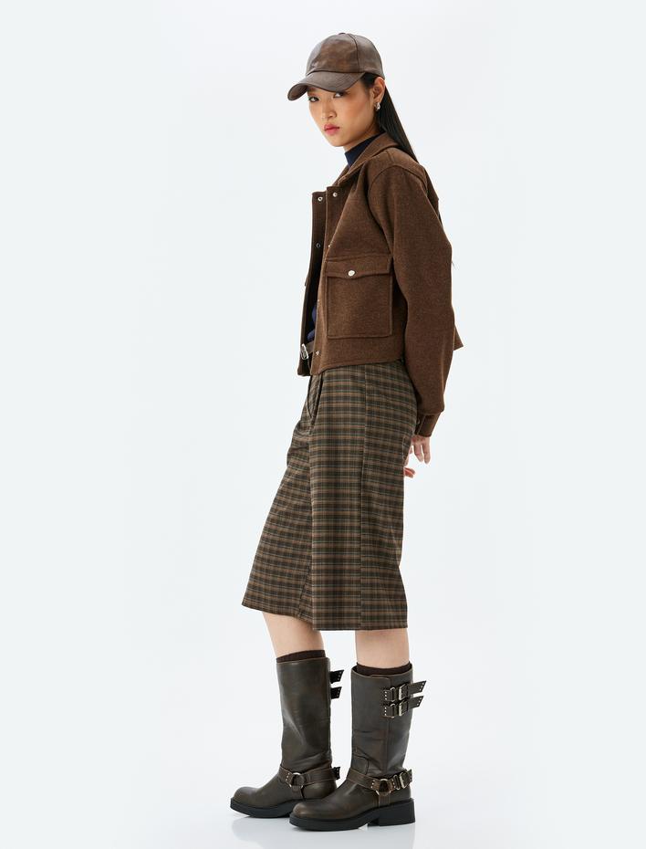  Klasik Yaka Çıtçıt Düğmeli Cep Detaylı Kaşe Crop Ceket