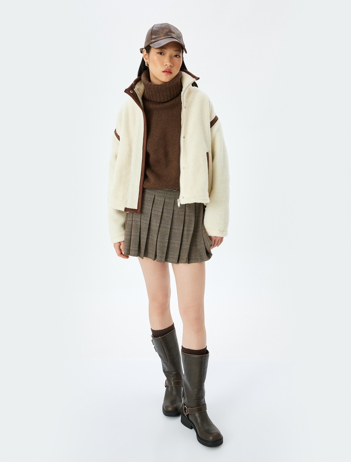  Dik Yaka Uzun Kollu Çıt Çıt Düğmeli Peluş Ceket