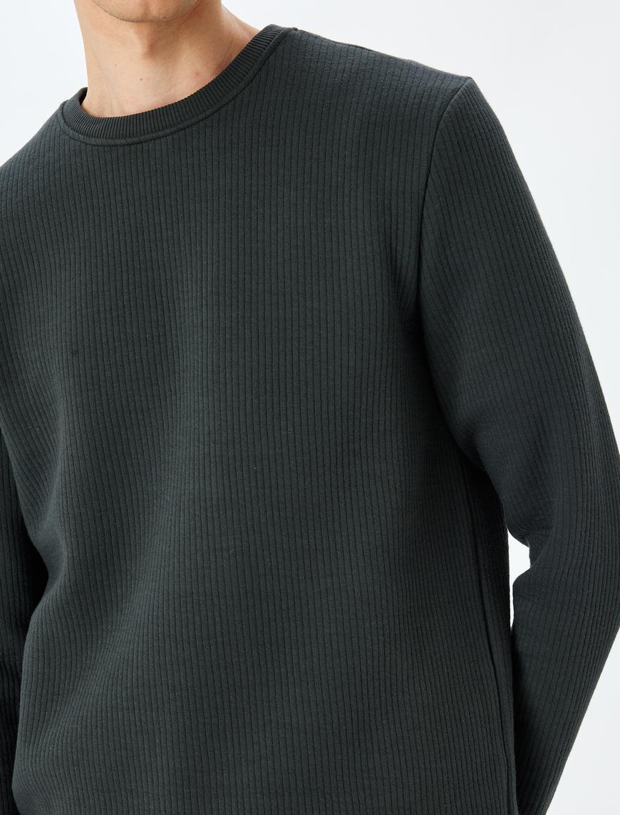   Uzun Kollu Pamuk Karışımlı Dokulu Basic Bisiklet Yaka Sweatshirt