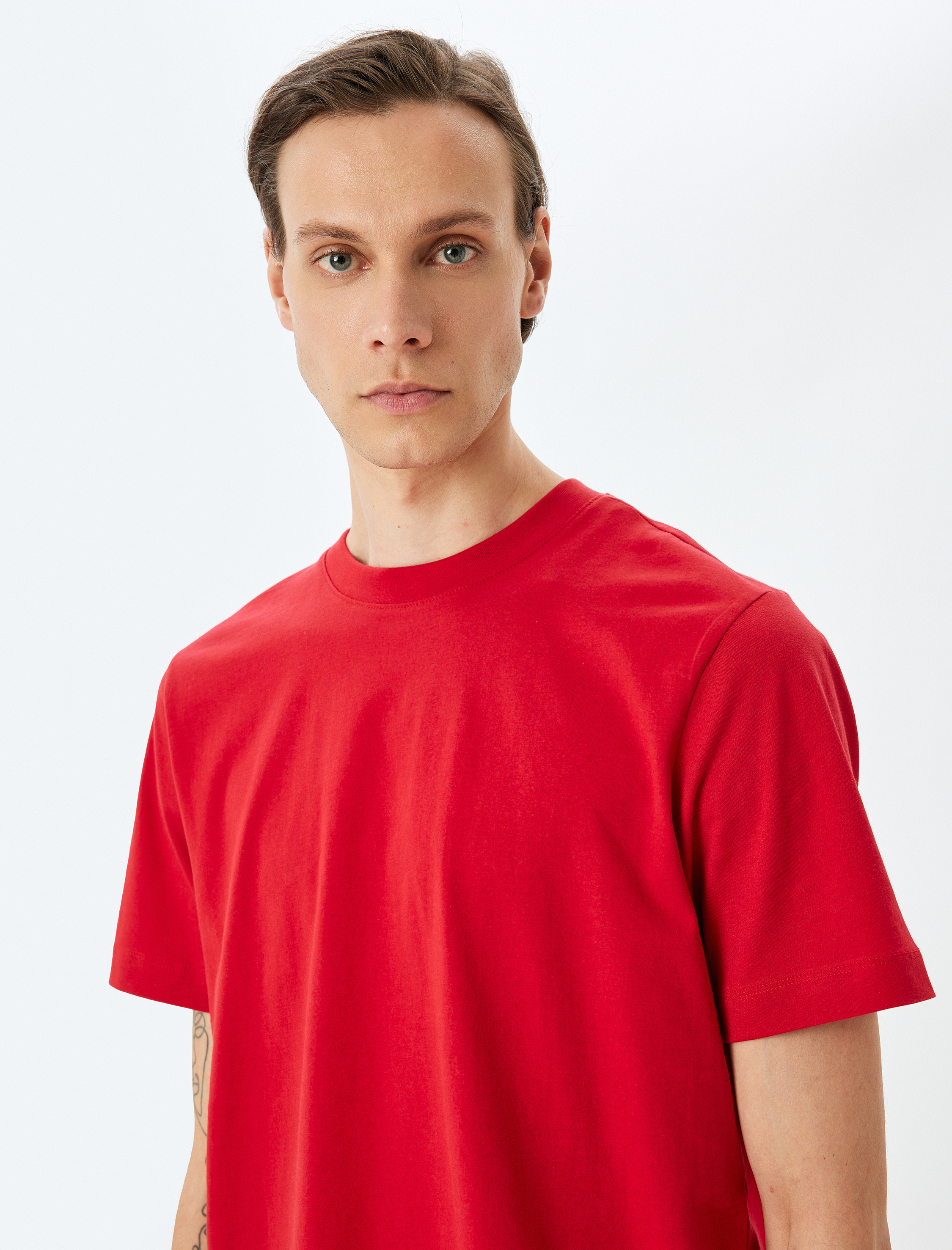 Koton Erkek Pamuklu Bisiklet Yaka Regular Fit Kısa Kollu Basic Tişört -1