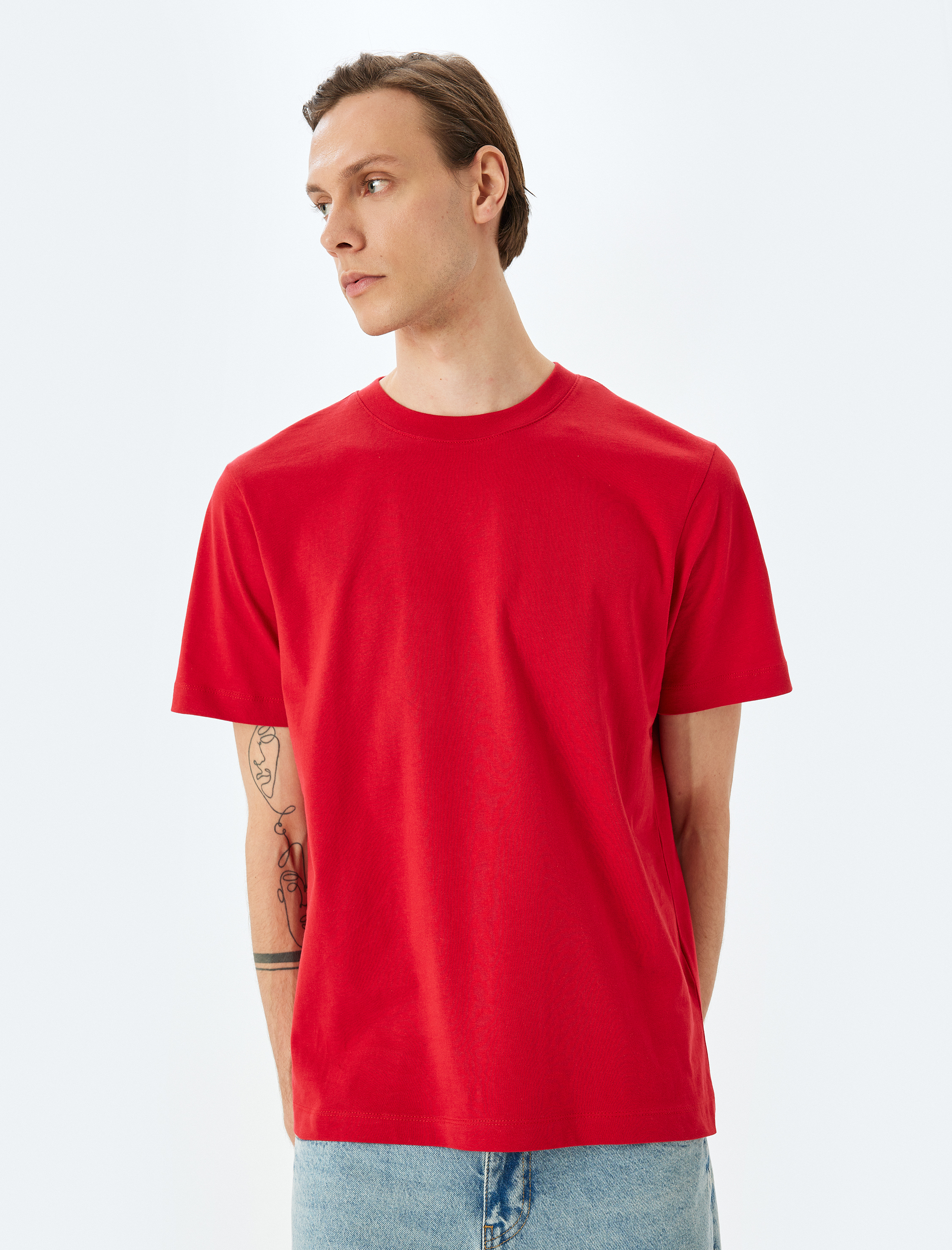   Pamuklu Bisiklet Yaka Regular Fit Kısa Kollu Basic Tişört