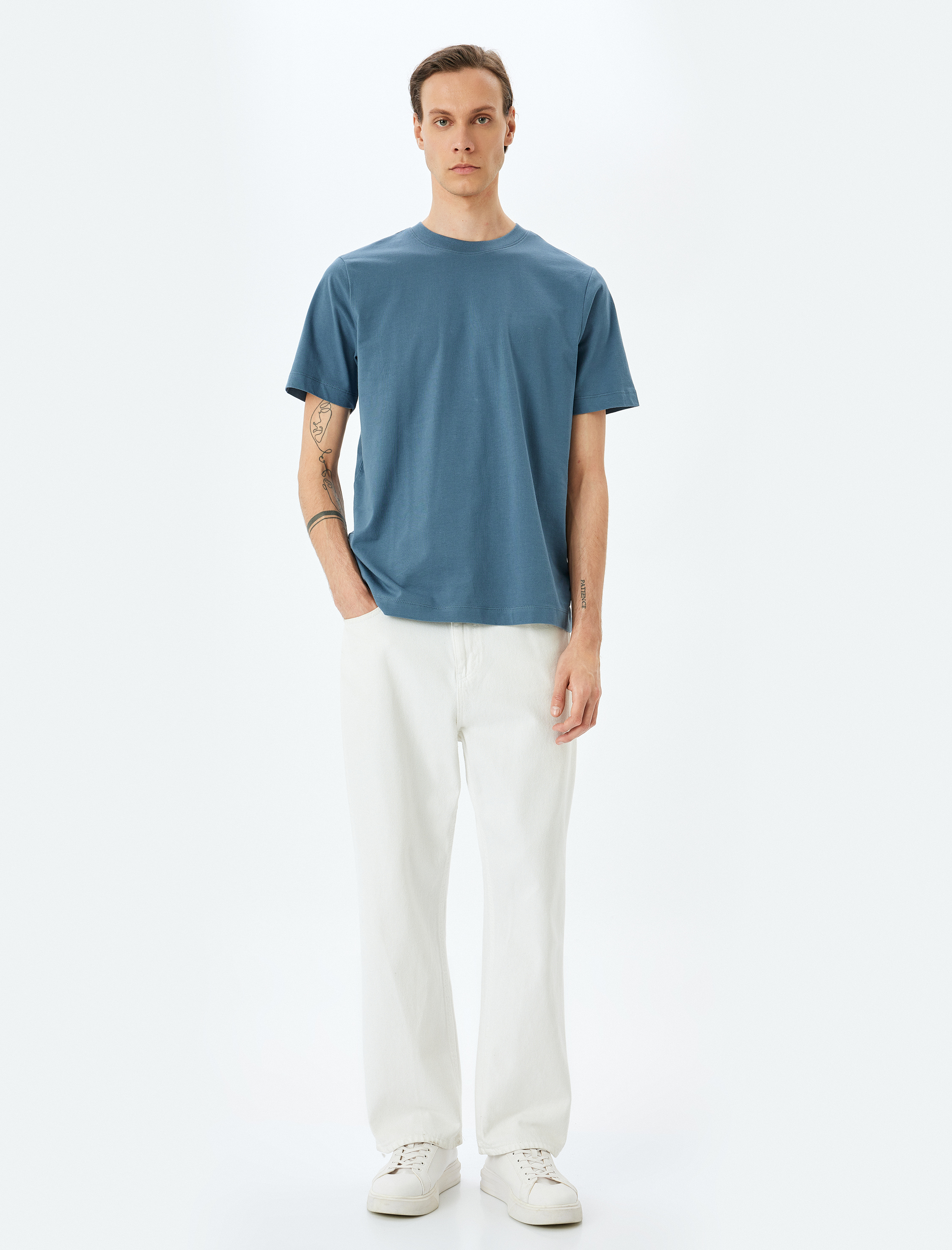   Pamuklu Bisiklet Yaka Regular Fit Kısa Kollu Basic Tişört